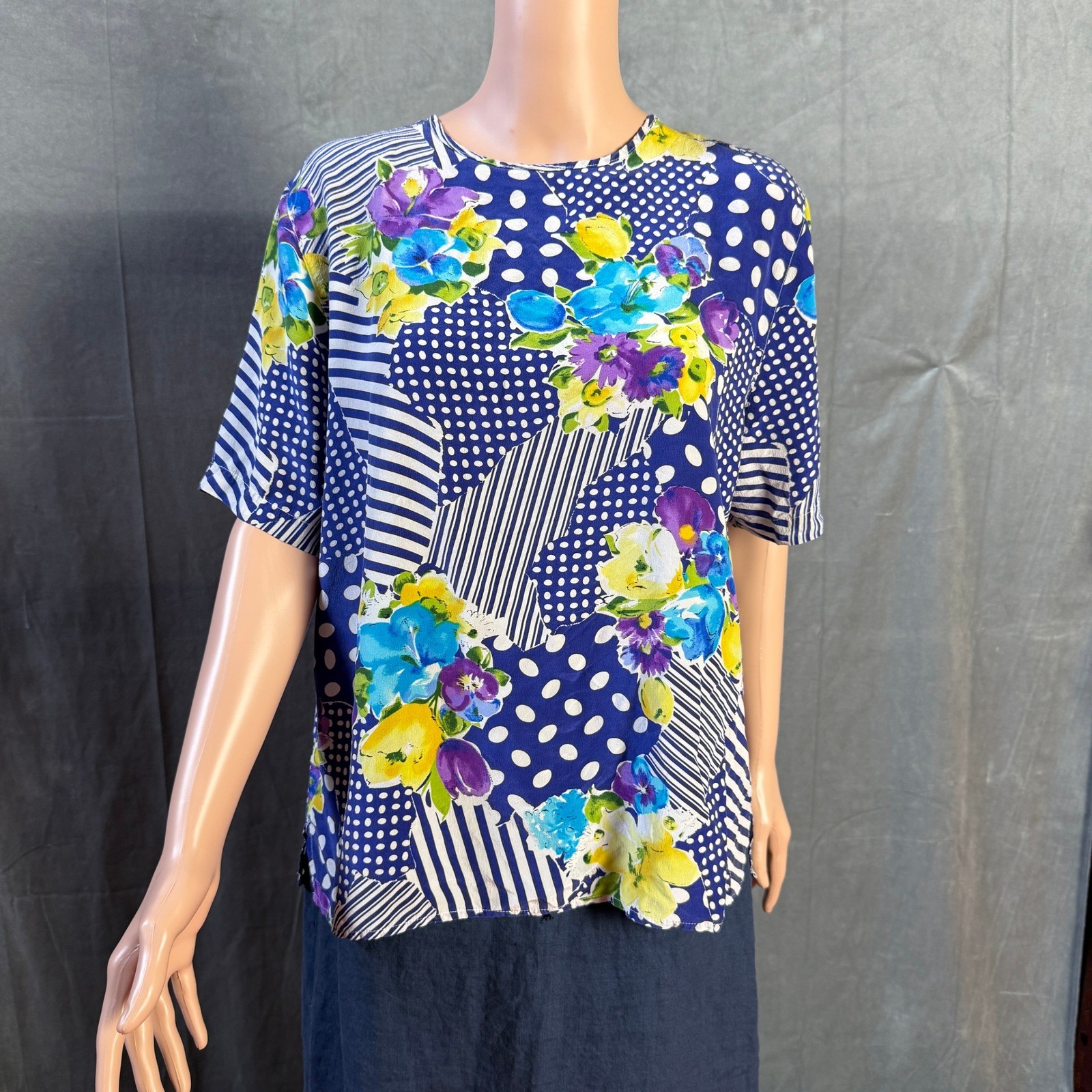 Vintage 90s Christie & Jill 100% Silk Floral Blouse XL Blue Geometric Classic