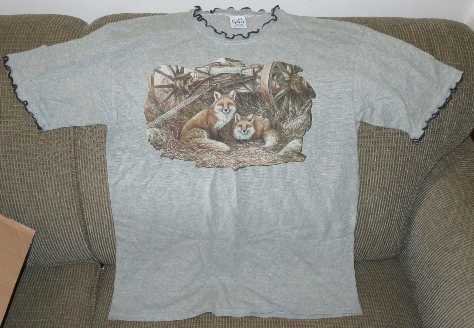 Vintage Women’s Cal Cru Shirt Grey Fox Foxes at Wagon Large Adult Nice Used Top