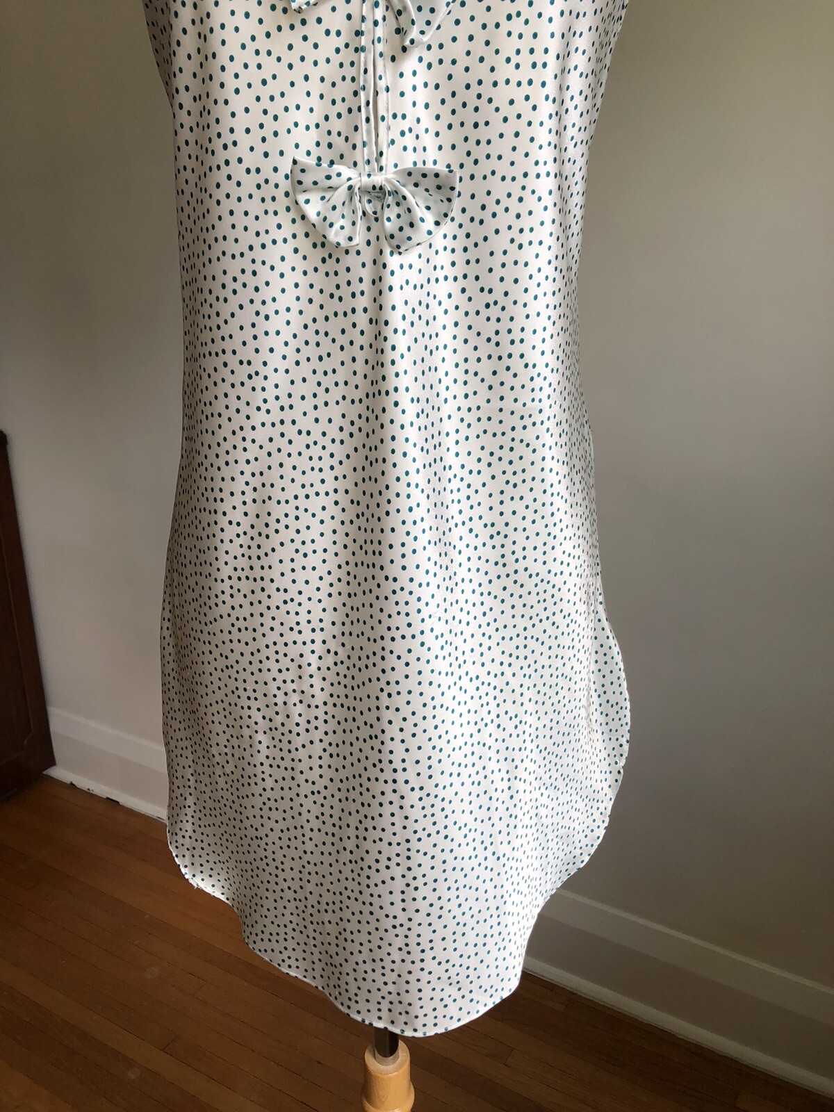 GORGEOUS VTG INTIMATE AFFAIR White Satin Blue Polka Dots Chemise Nightgown SZ S