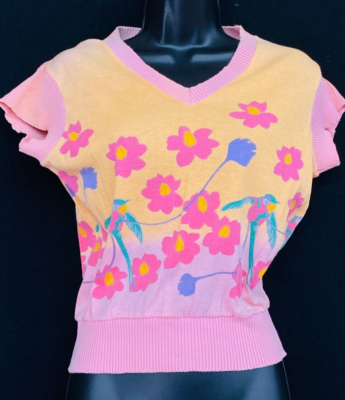Vintage 1970s pink birds crop top shirt, floral novelty print summer yellow