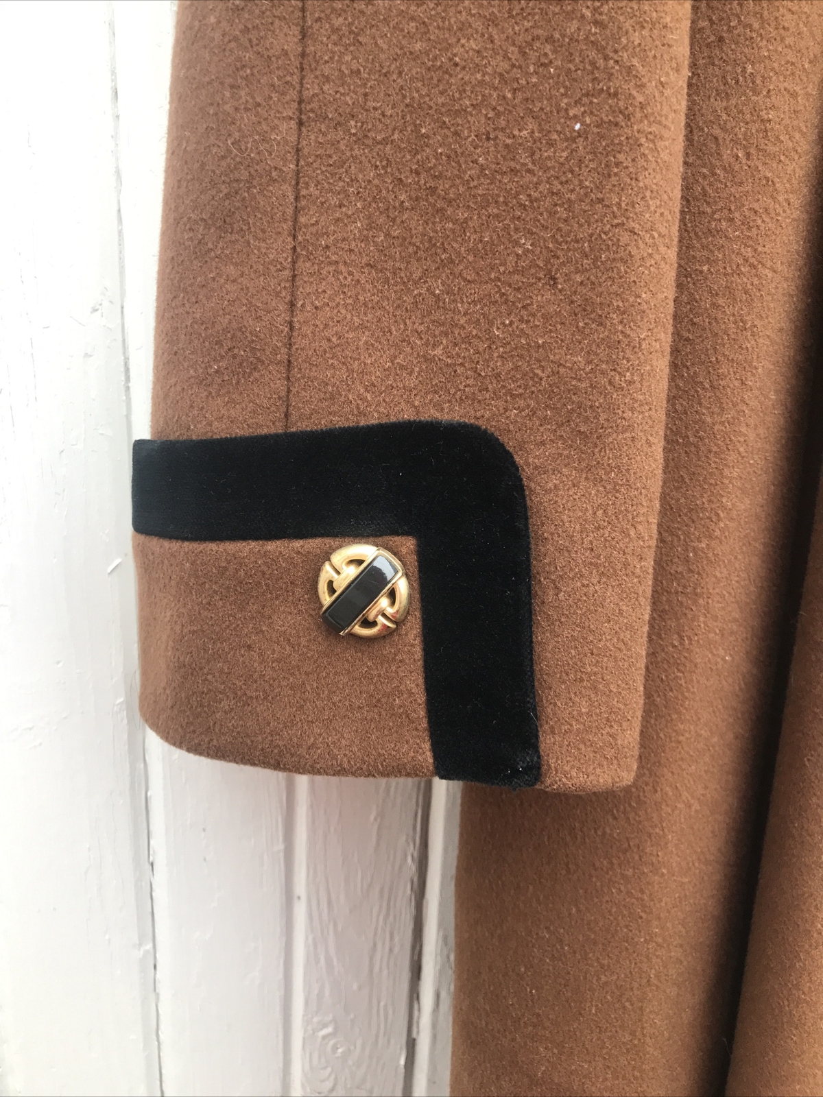 VTG Women’s Coat 80s 90s Russia Brown Size 10 Black Detail International Scene