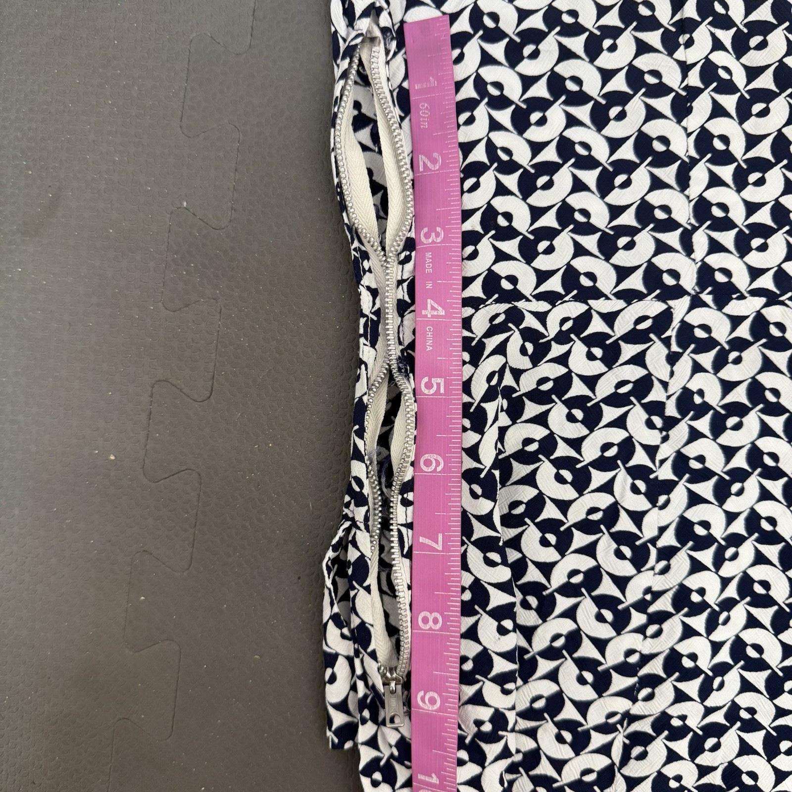 Vintage 70’s Womens Midi Dress Geometric Print Navy & White V-Neck *READ
