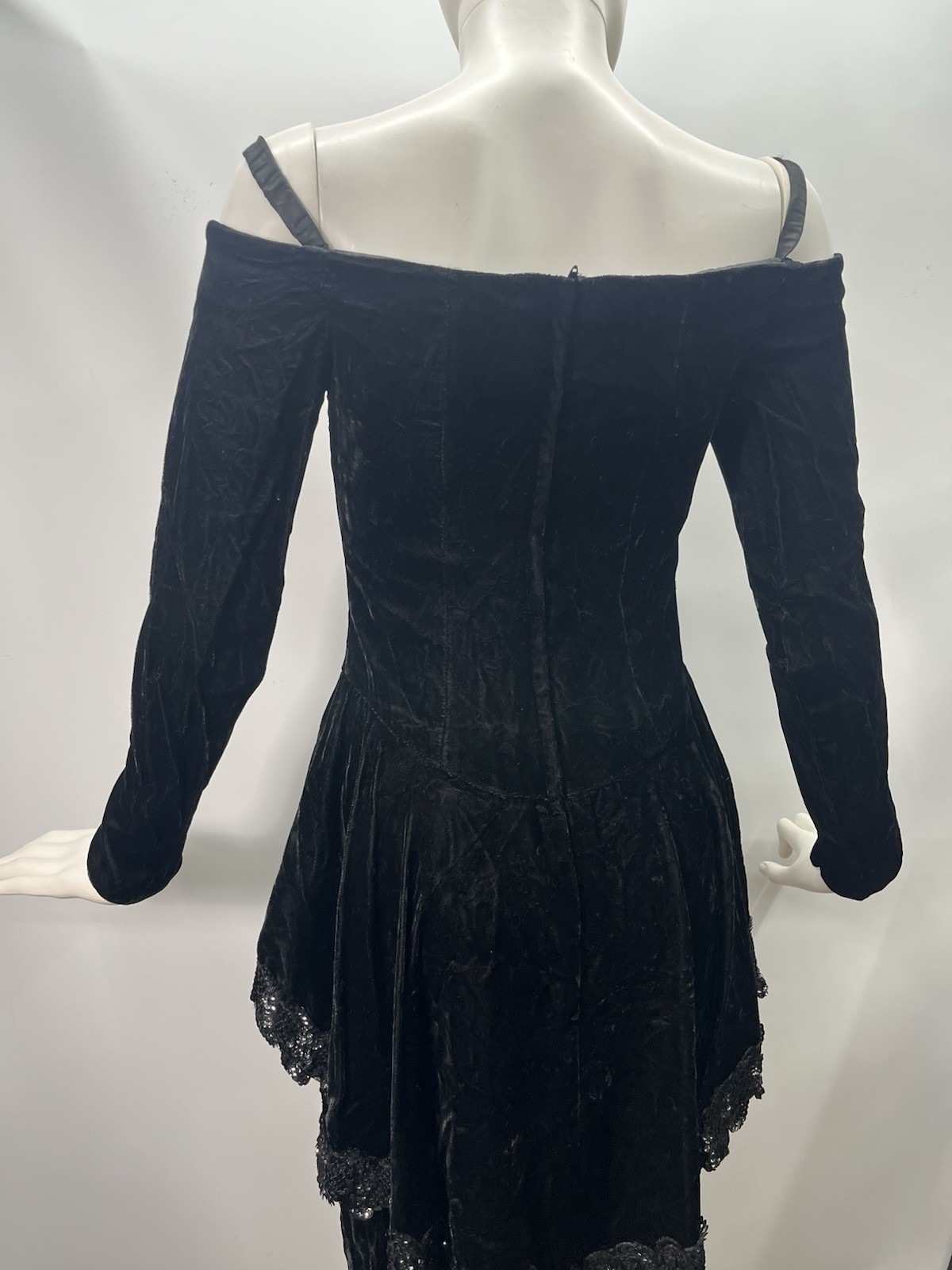 Miss Ashlee Dress Women Velvet Retro 80s Off Shoulder Sequins Peplum Sz 6
