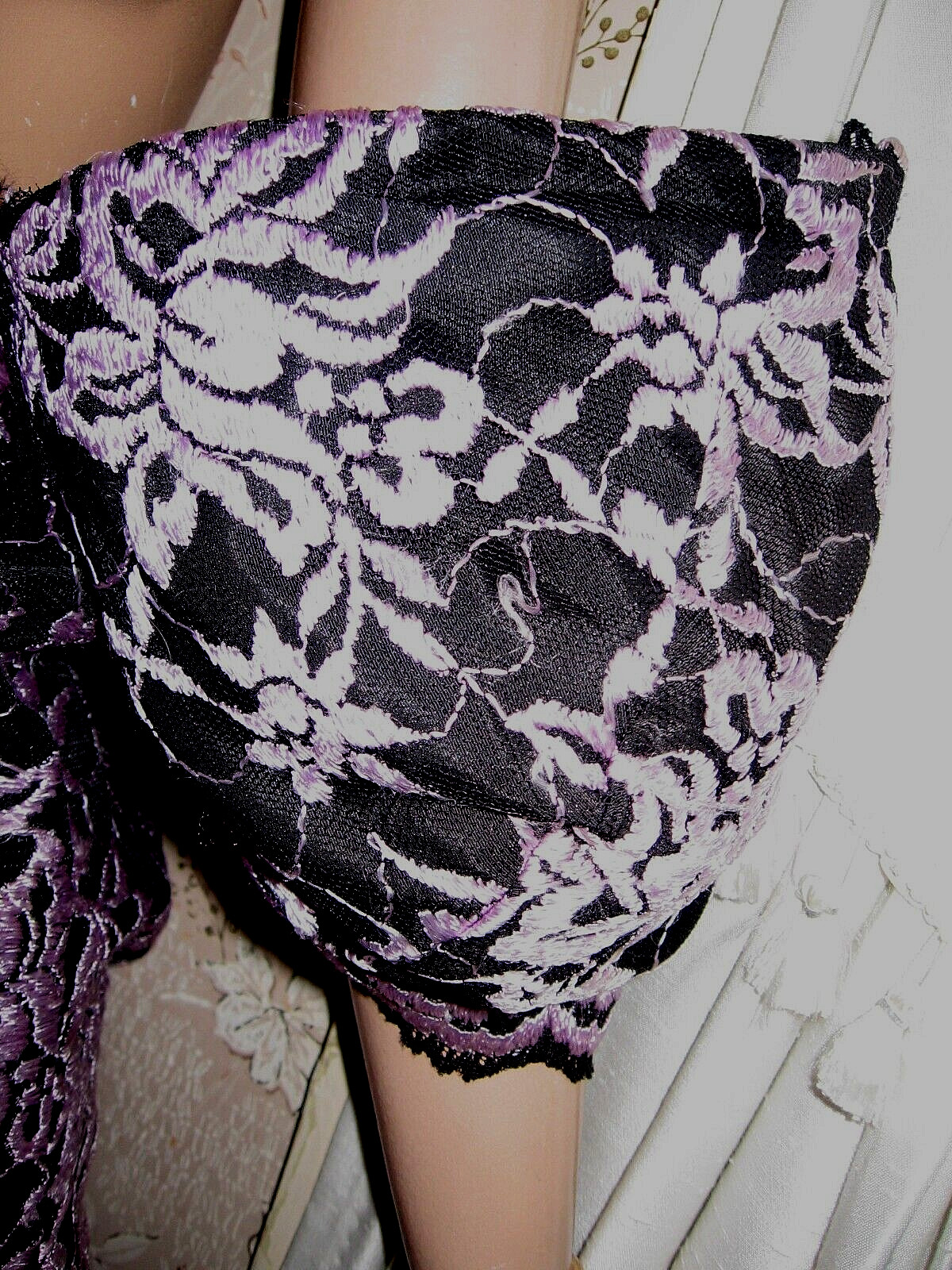 LOVELY VINTAGE 1980 BLACK/PINK BROCADE TULLE BALL GOWN