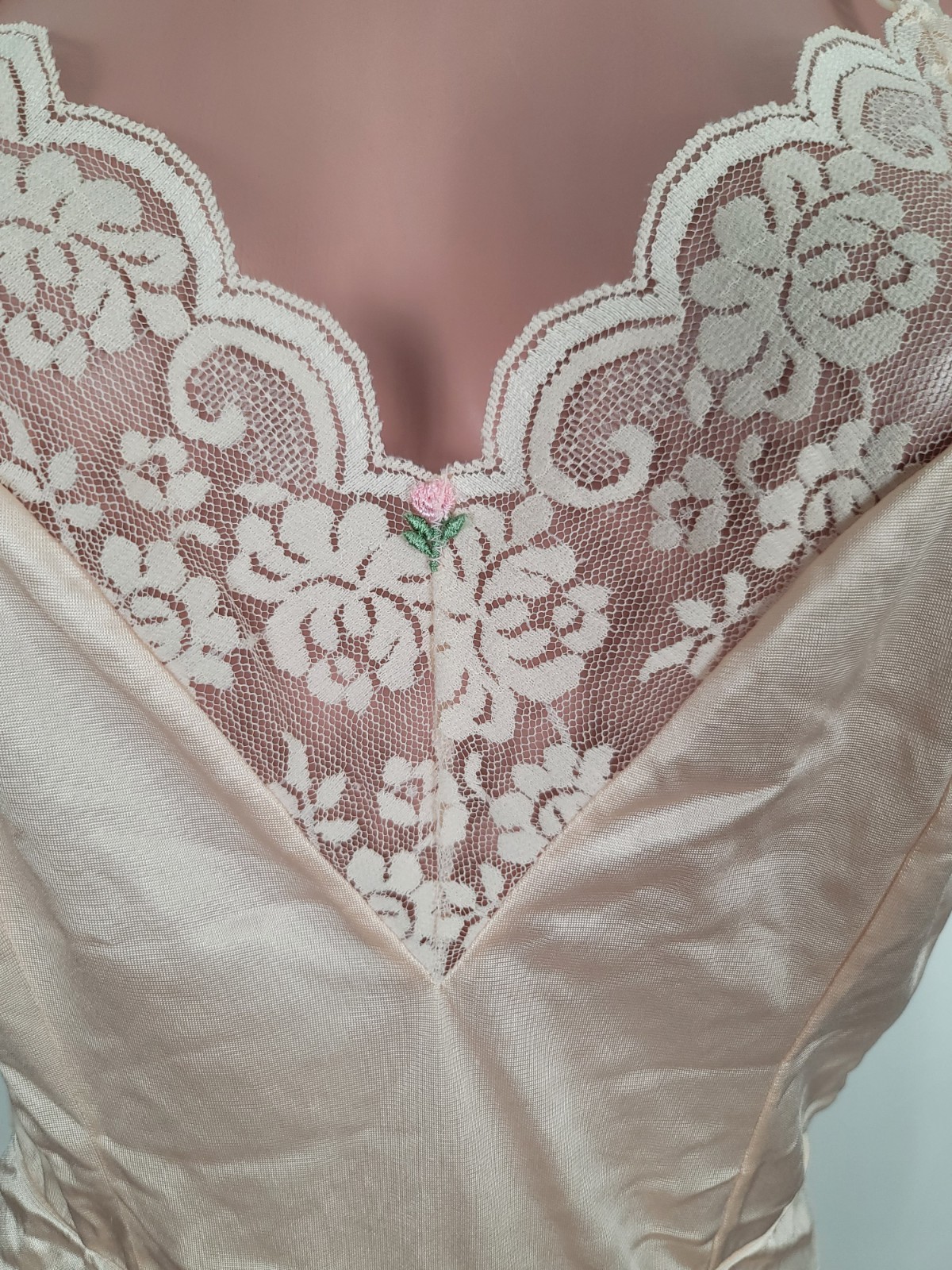 Vintage Maidenform Chantilly Bodysuit Lingerie Peach Nylon Lace Sz 36 USA Union