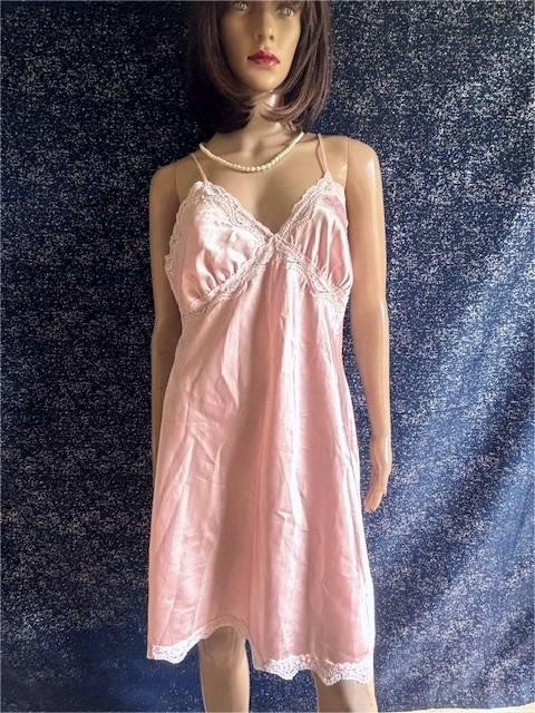 VTG GILLIAN O’MALLEY PINK SATIN SLEEPWEAR SZ M