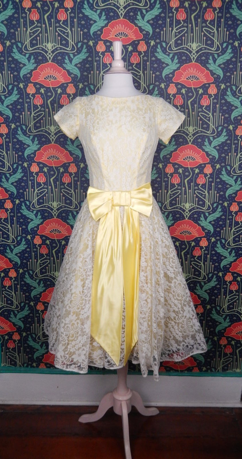 Vintage 50’s 60’s White Lace Yellow Satin Bow Fit & Flare Party Dress S