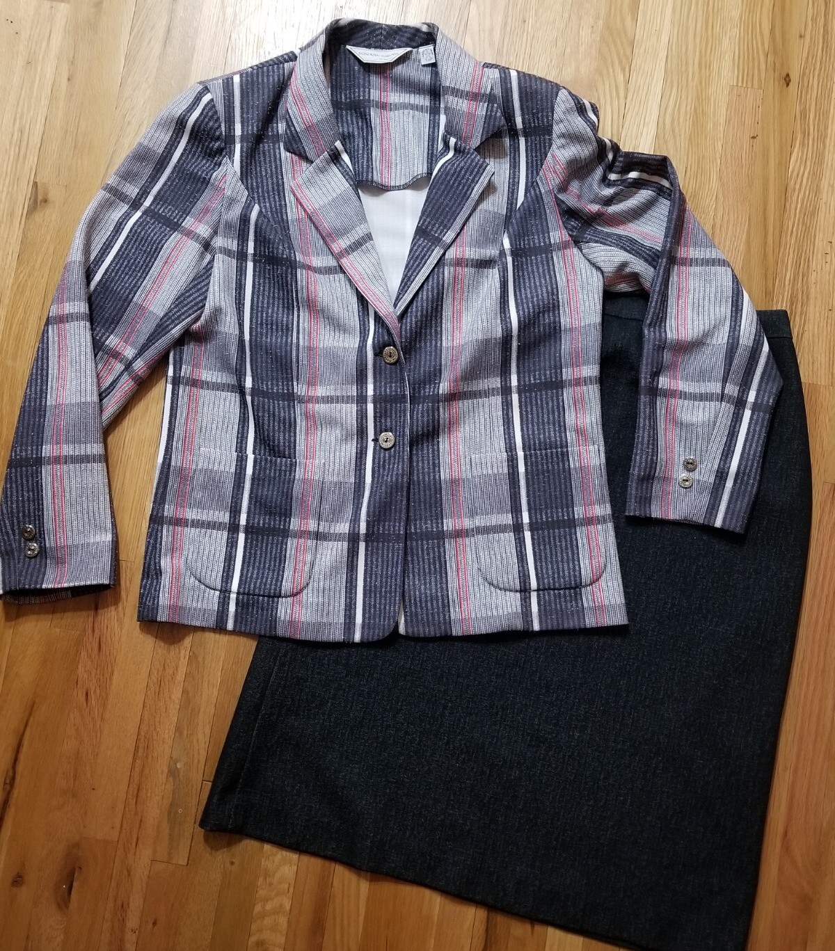 Vintage 60s-70s DONOVAN-GALVANI Womens Knit Plaid Jacket & Skirt Set Size 14-16