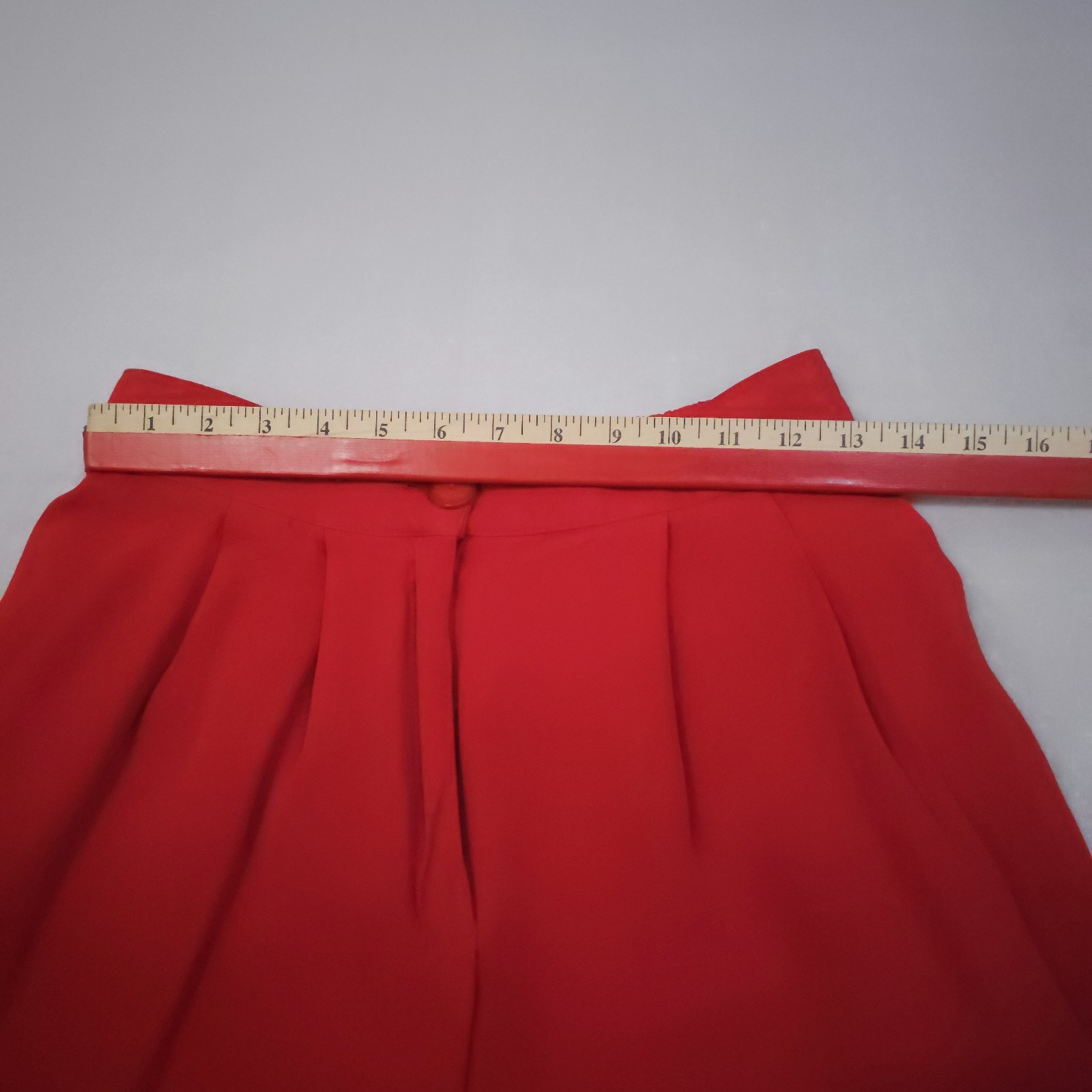 Vtg Red Flowy Shorts Rayon USA Sm/Med Pleated 1980s Fairy Glam Classic Stretch