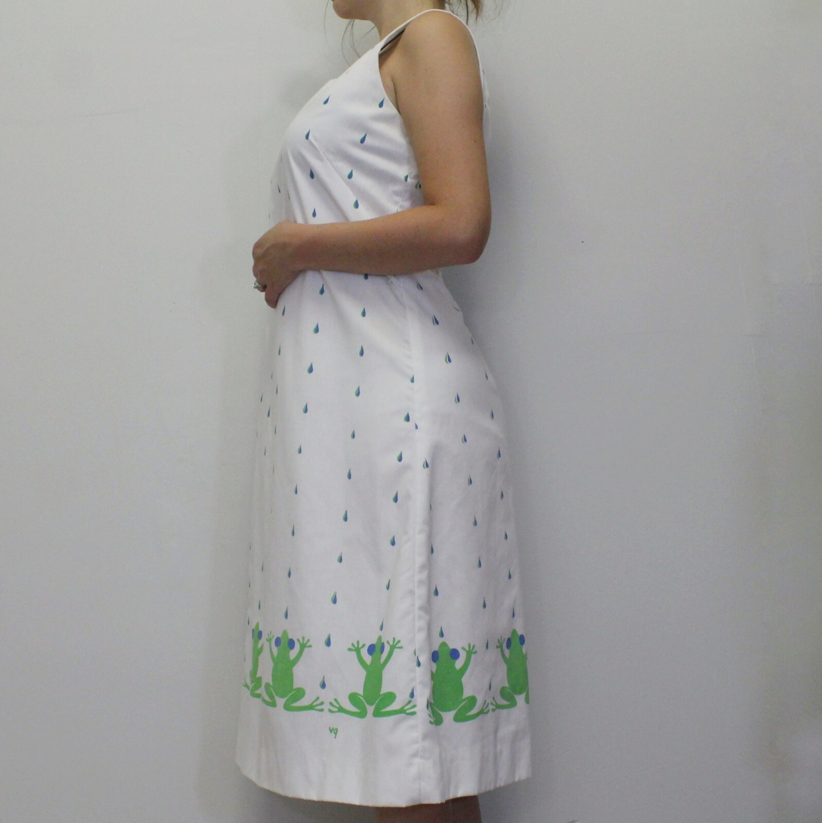 Vintage 70s The Vested Gentress Hand Screen Printed Midi Dress with Rainy Frogs