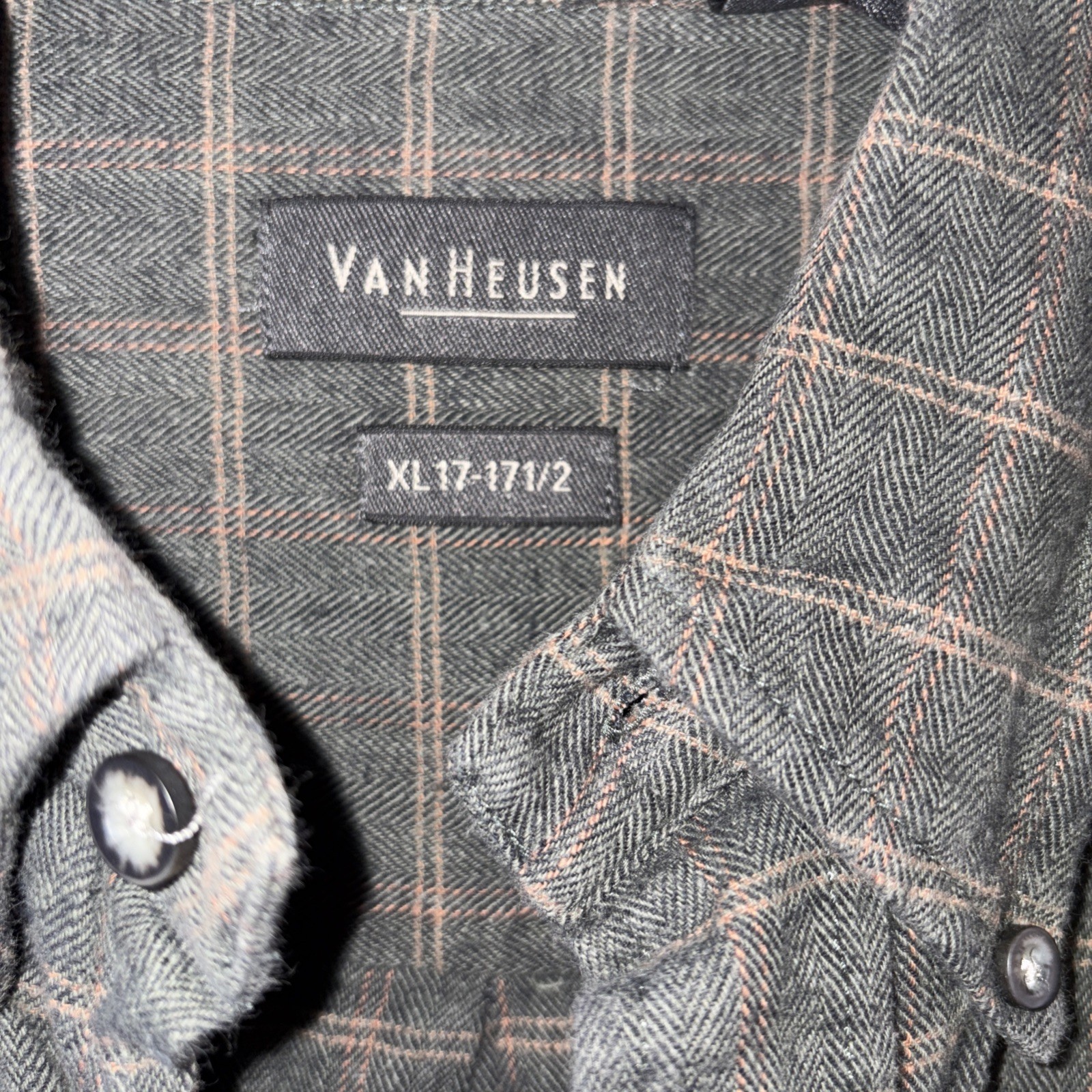 REDUCED PRICE & SHIP! Ladies Van Huesen Flannel Shirt, Jacket Embellishments XL