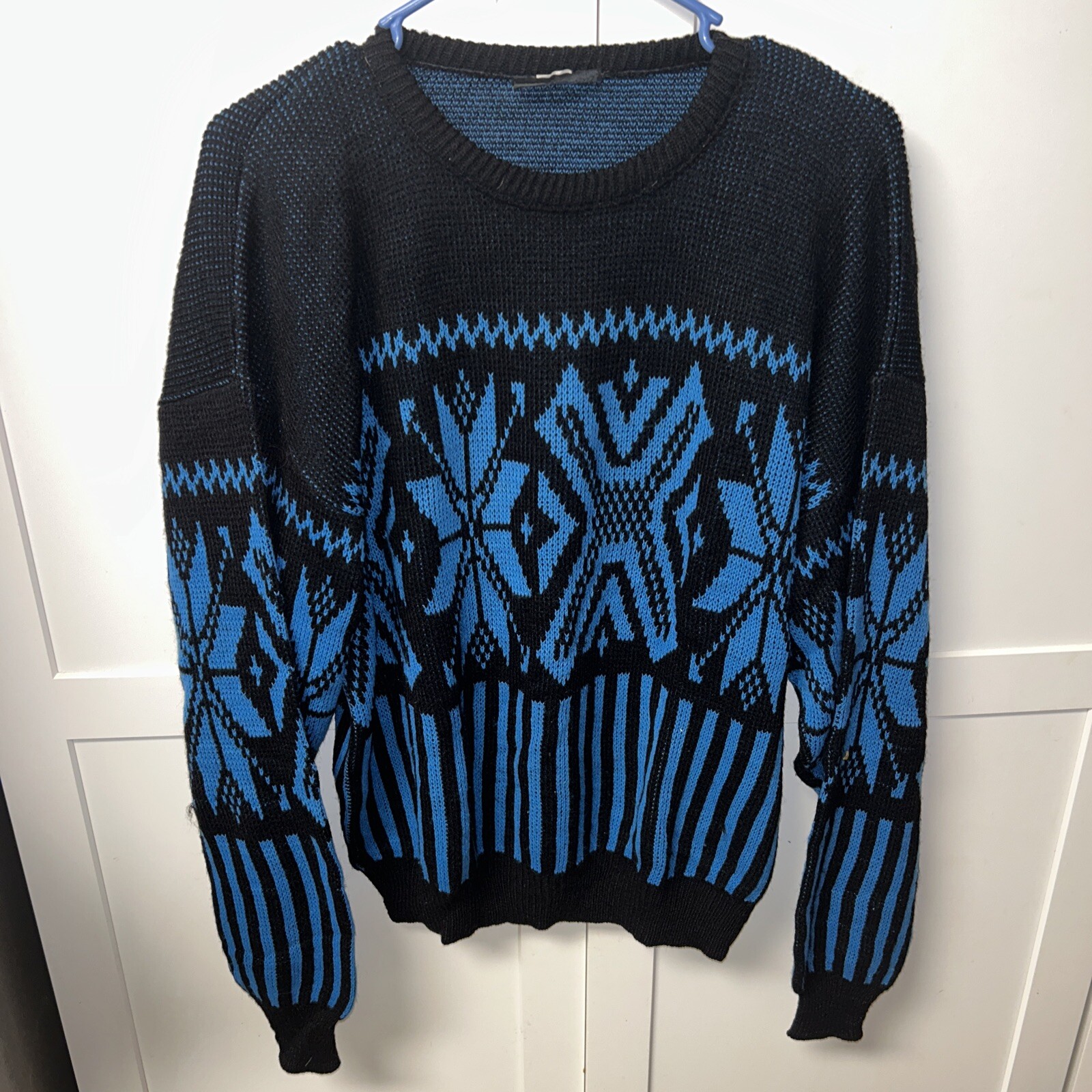 VTG Playboy Christmas Snowflake Sweater Blue & Black Snowflakes Women’s L USA
