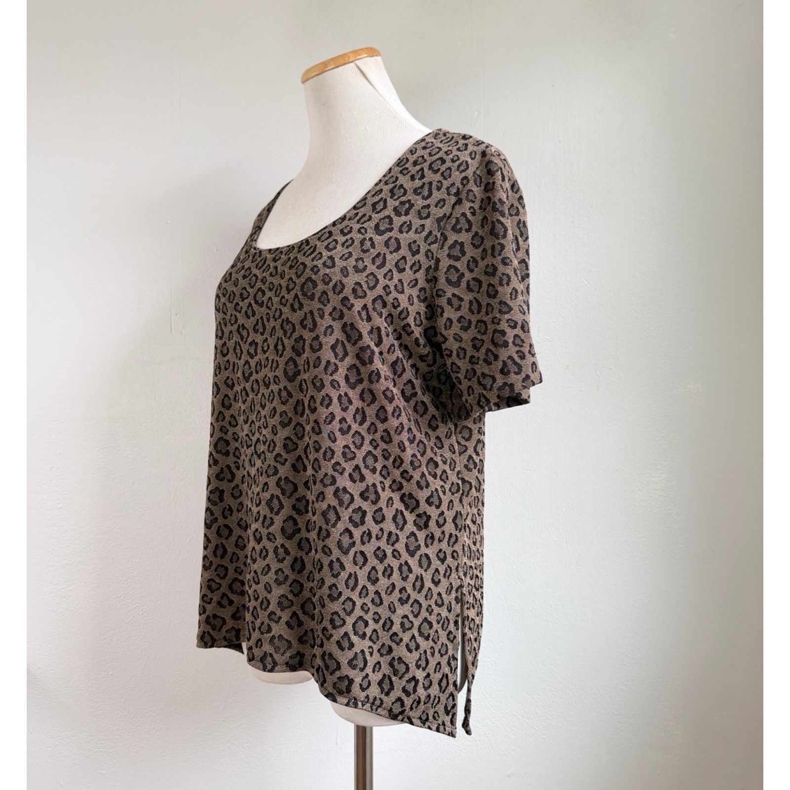 Vintage Leopard Print Stretch Knit Shirt Size Medium 8 Animal Pattern Boxy Cut T