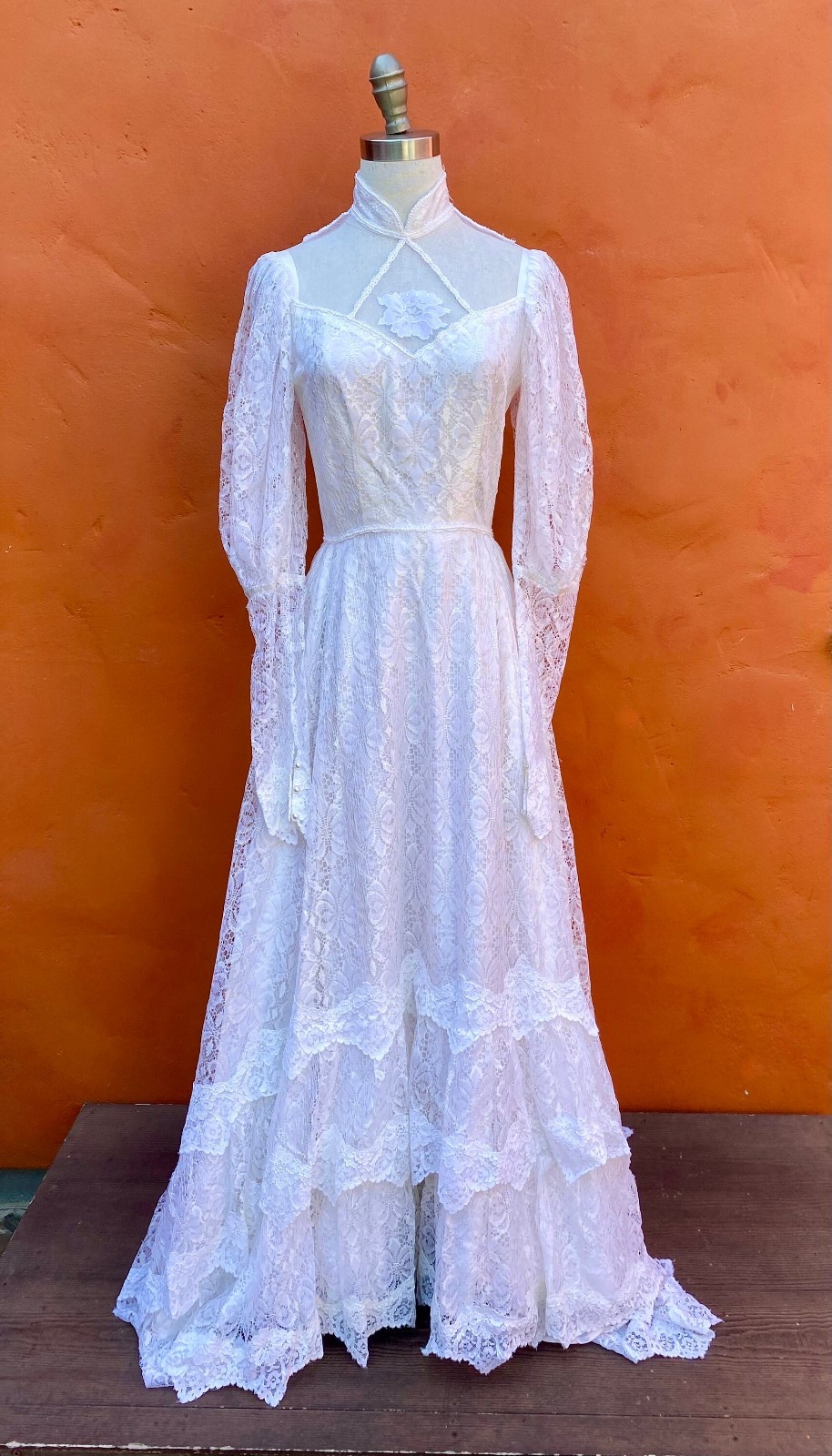 Vintage 1970s Lace Prairie Wedding Dress Victorian style train hippie boho xs