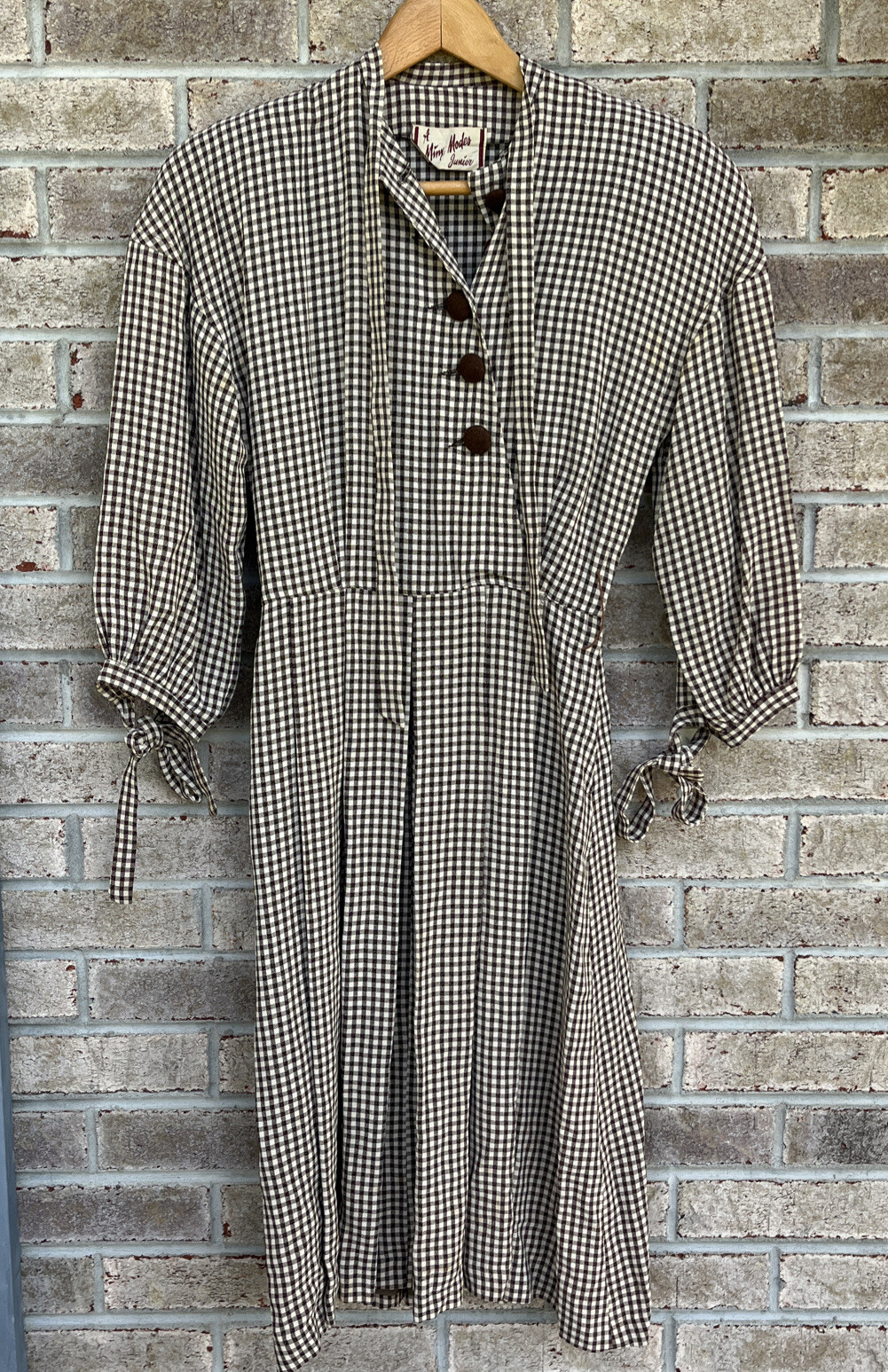 A Minx Modes Jr. Vintage Dress Fit & Flare W/ Brown Velvet Buttons Ties At Neck
