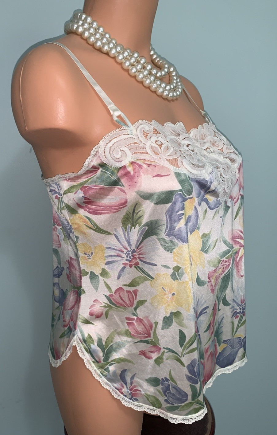 VTG Vanity Fair Glossy Floral Ivory Camisole Cami Top Nylon S 34 36