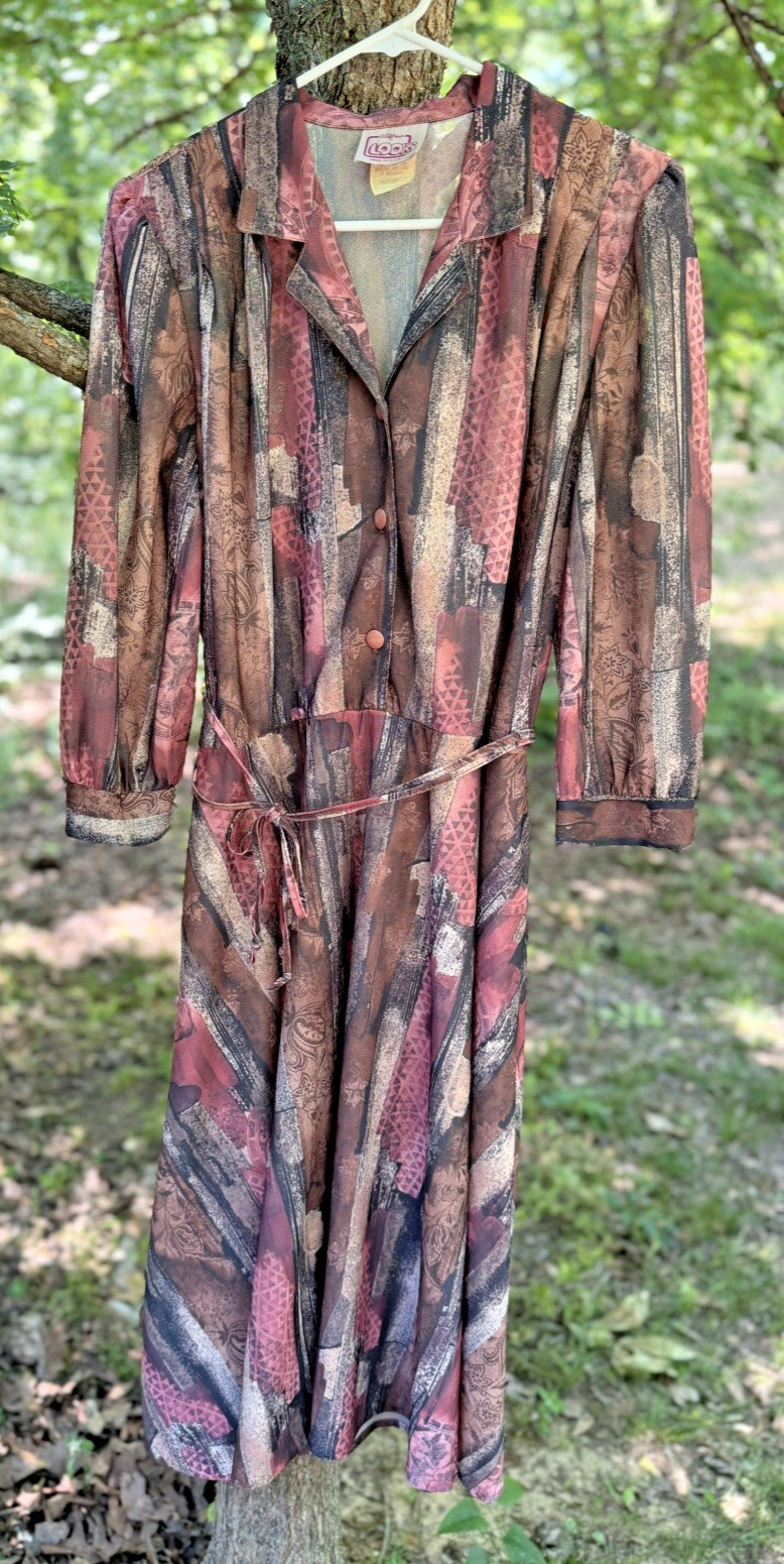 Cool Vintage dress with tie by California Looks in good condition