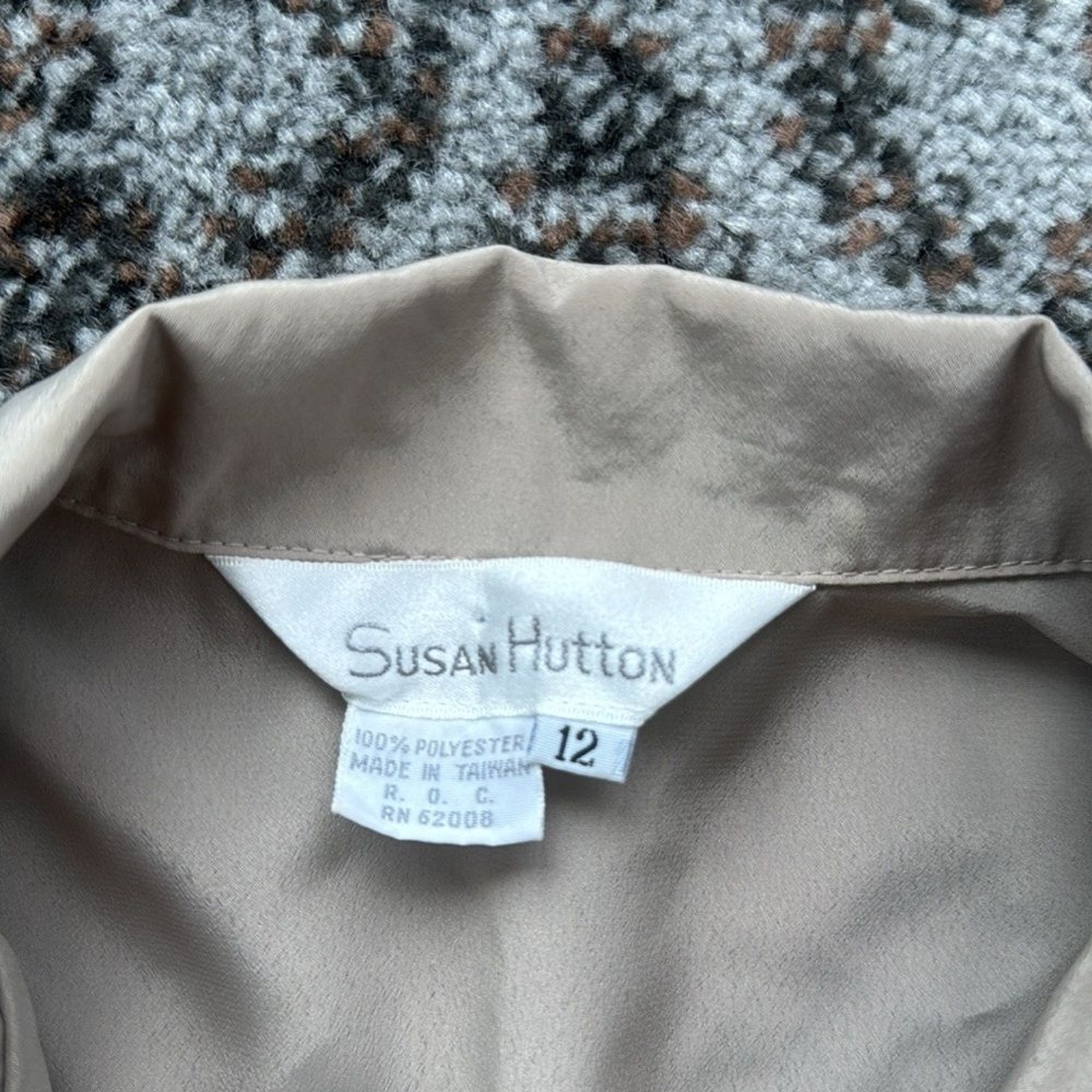 Vintage Susan Hutton Pleated Button Down Blouse Beige 12