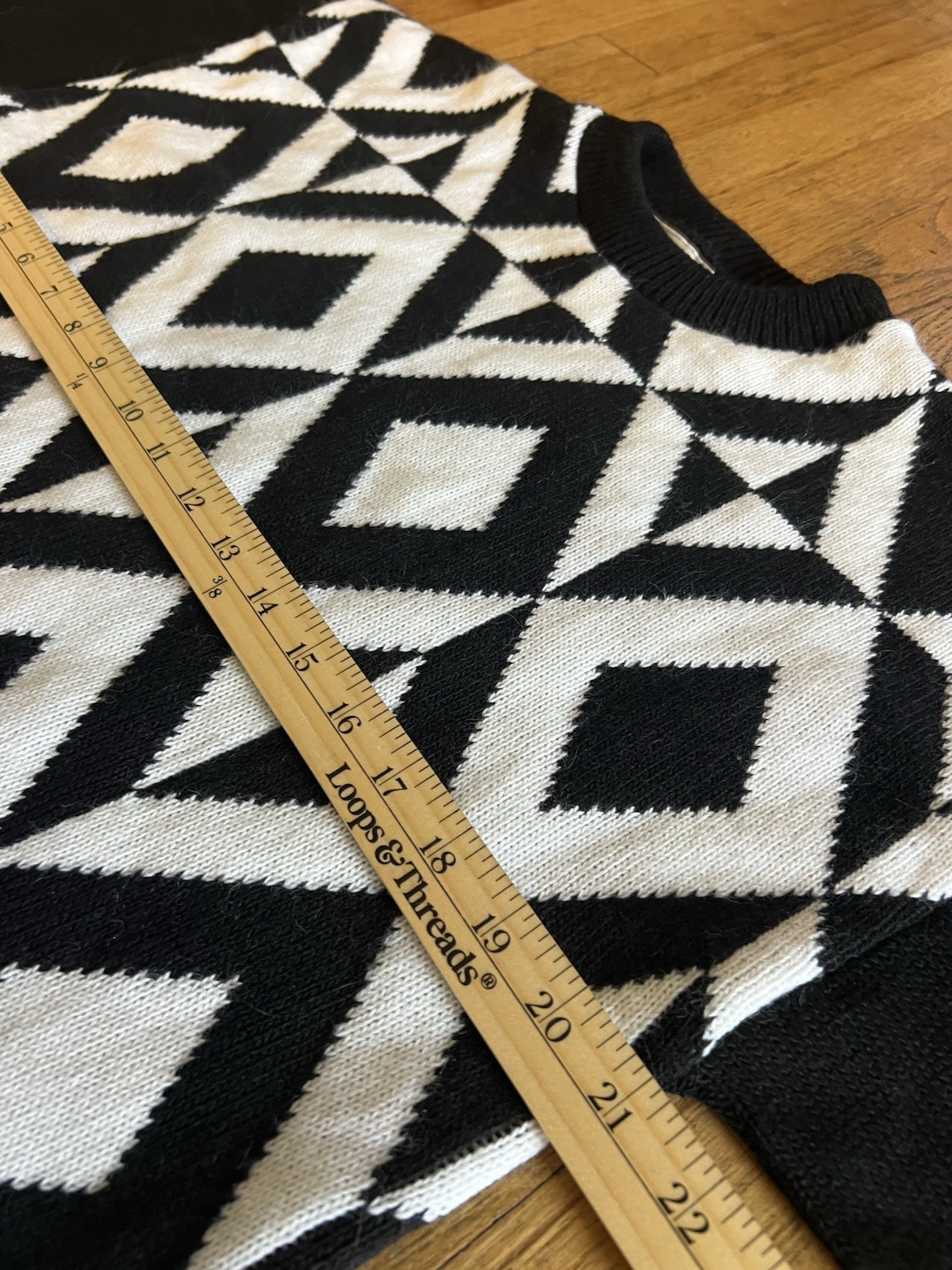Vintage 80’s Yarnworks Black And White Geometric Women’s Sweater Made In USA