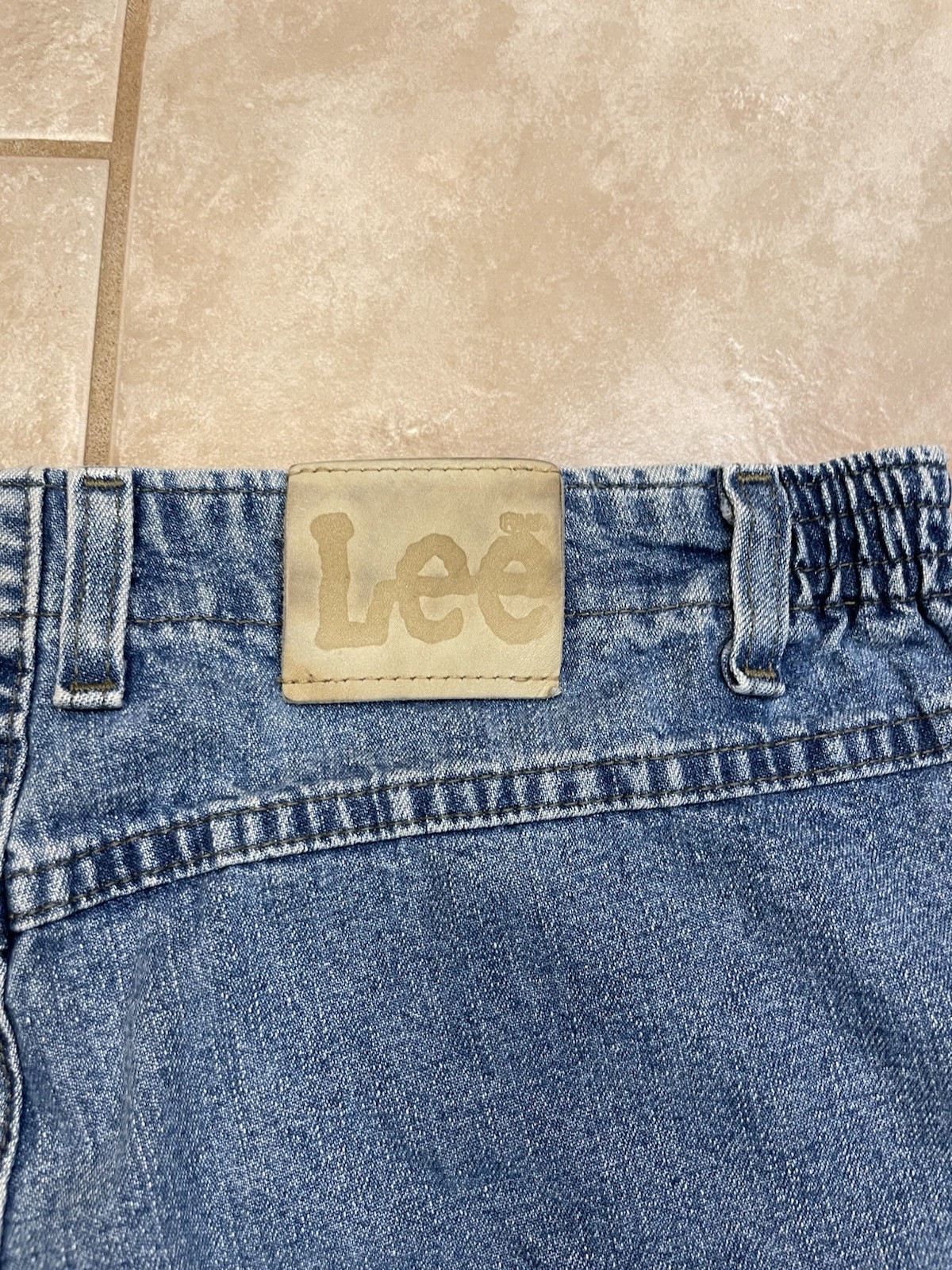 Vintage Lee Jeans Light Wash Tapered Leg High Waist Mom Jeans Elastic Size 14
