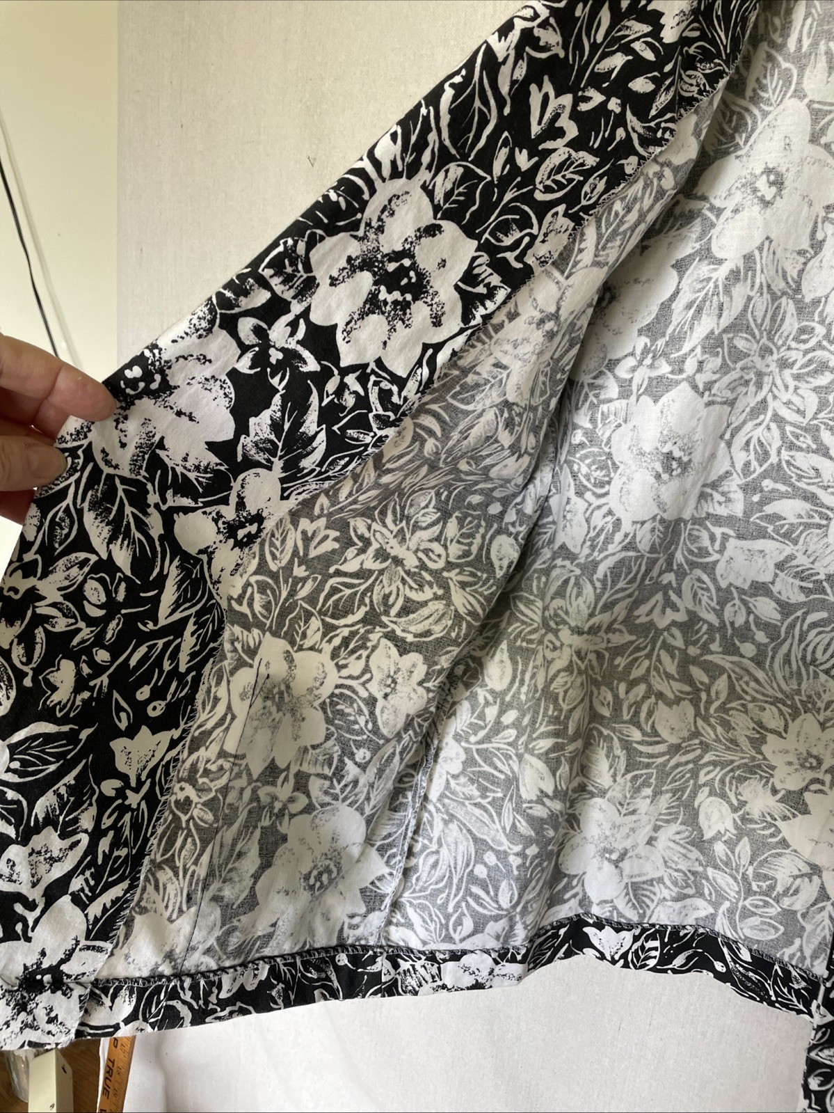 Copy Cats Vintage Blazer 1980’s Size L 100% Cotton Black White Floral
