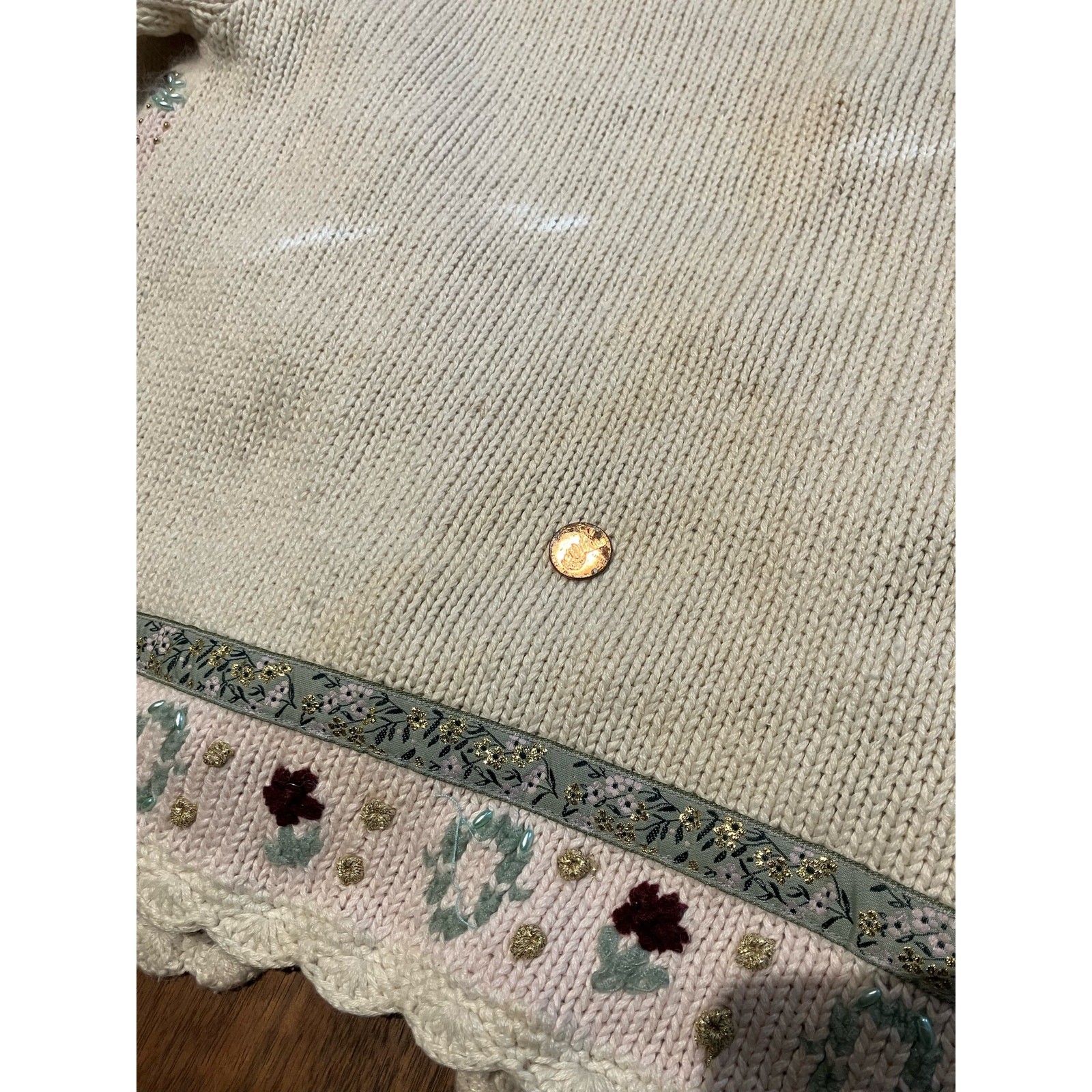 VTG Eagle’s Eye Small Embroidered Floral Beige Gold Green Pink Cardigan Sweater