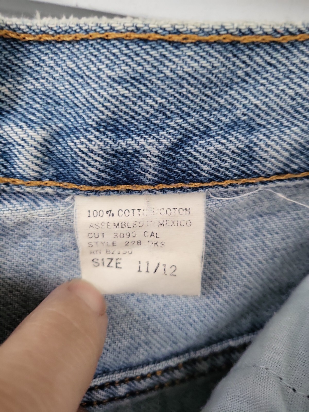 Vintage 80’s Fresno Light Wash High Waist Mom Tapered Jeans 28×30