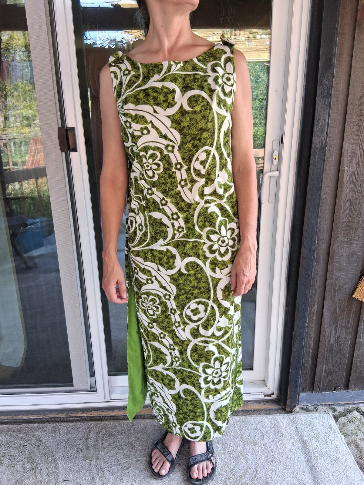 Vintage 1960s green Mildreds Of Hawaii dress, floral Custom Formal 8-10