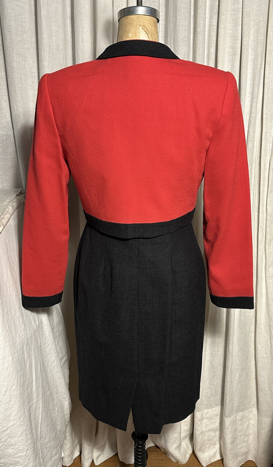 Vintage Constance Saunders Womens Grey /Red Wool Dress Suit S 6 Pre-owned