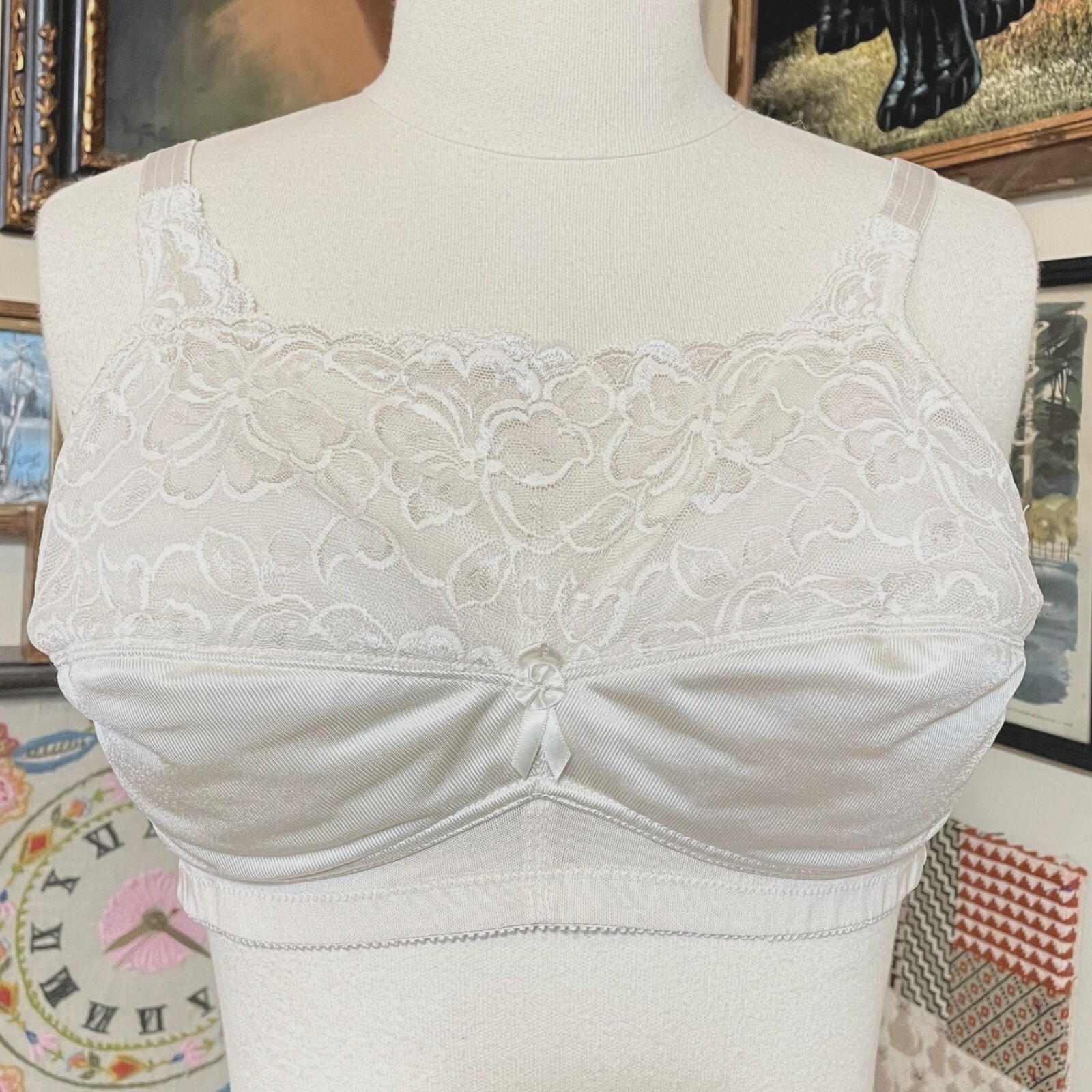 70s Vintage Jodee Beige Wide Band Bra with Lace Modesty Panel Size 40C