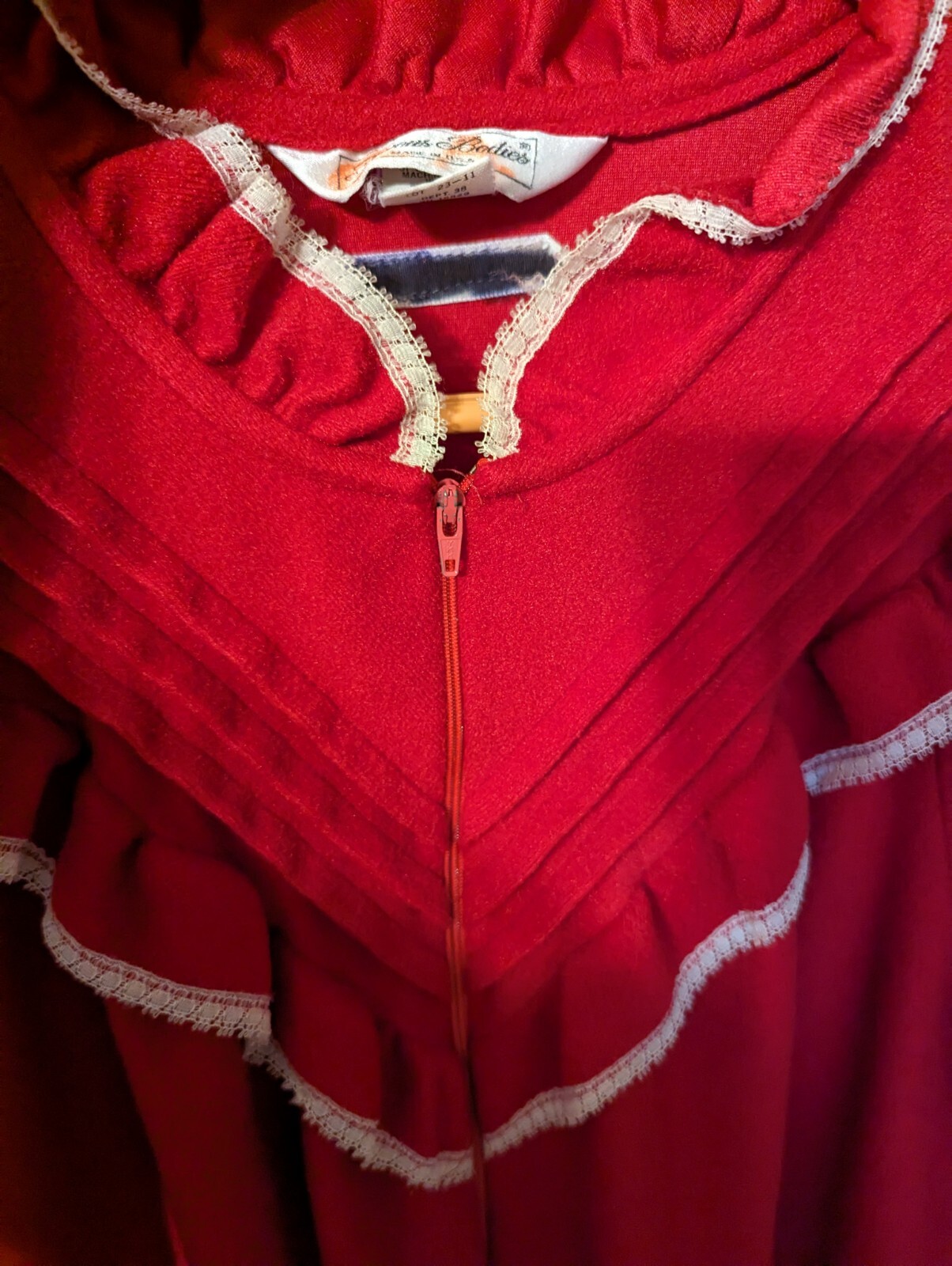 VTG Famous Bodies Women’s Large Lace Red House Robe Made In The USA