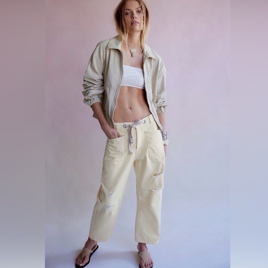 We The Free People Distressed Lemon Icing Moxie Barrel Jeans Size 30 NWT Yellow