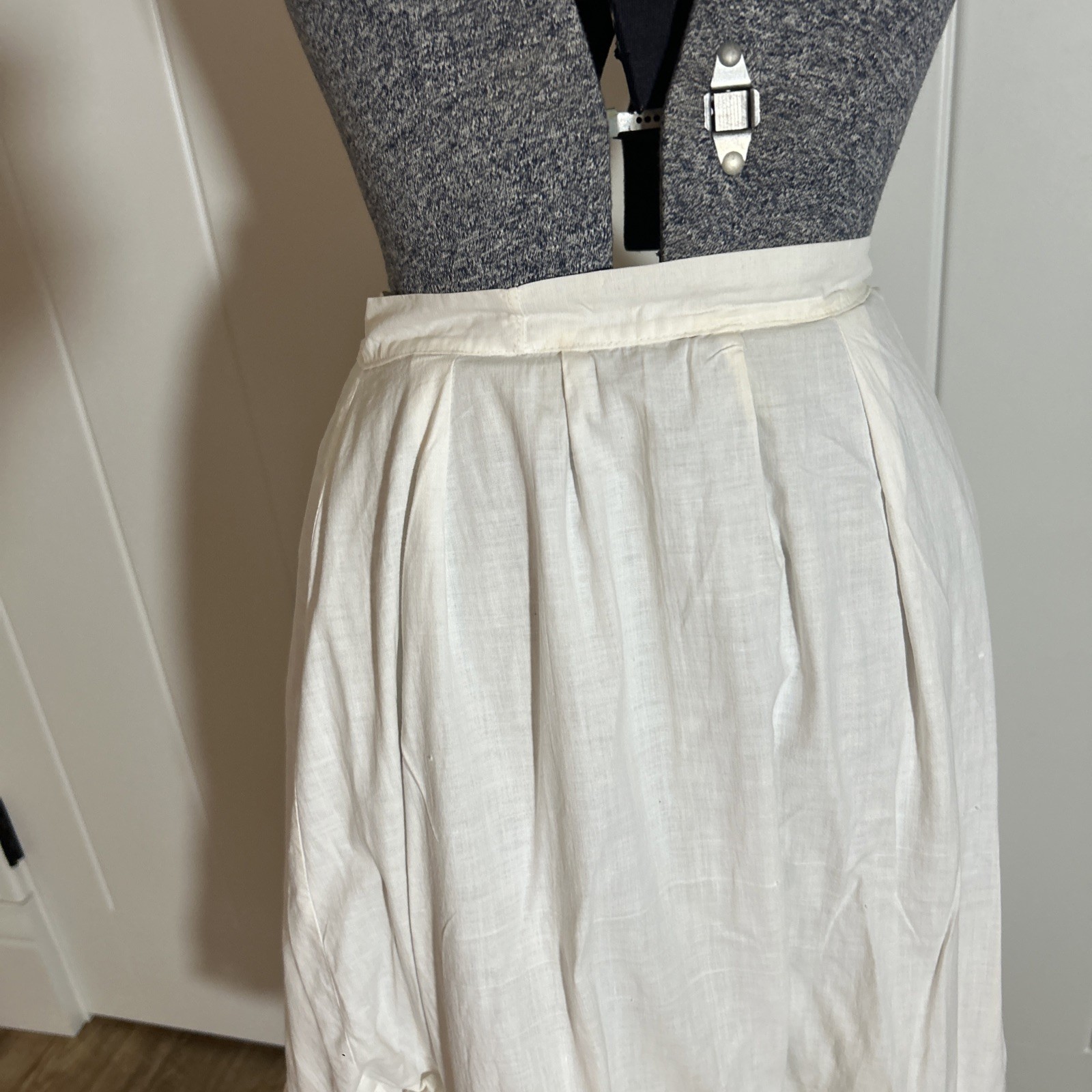Antique Off White Cotton And Lace Heavyweight Petticoat Skirt