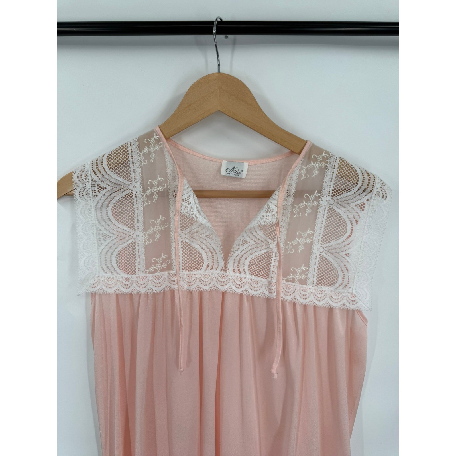 Milco New York Nightgown Womens M Loungewear Relaxed Classic Lace Romantic