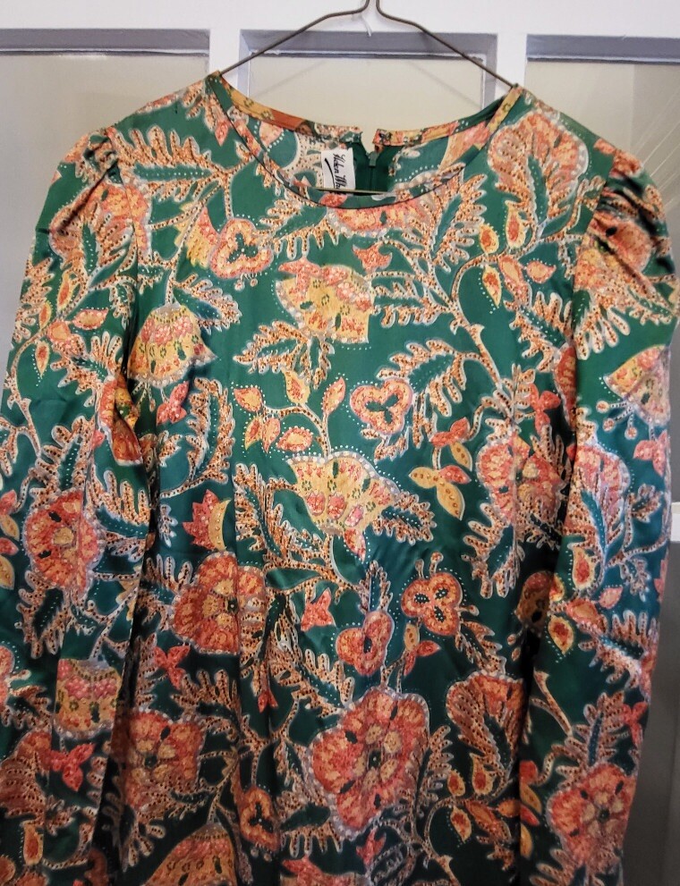 Vintage 1960s Helen Whiting satin green print maxi gown/dress size S