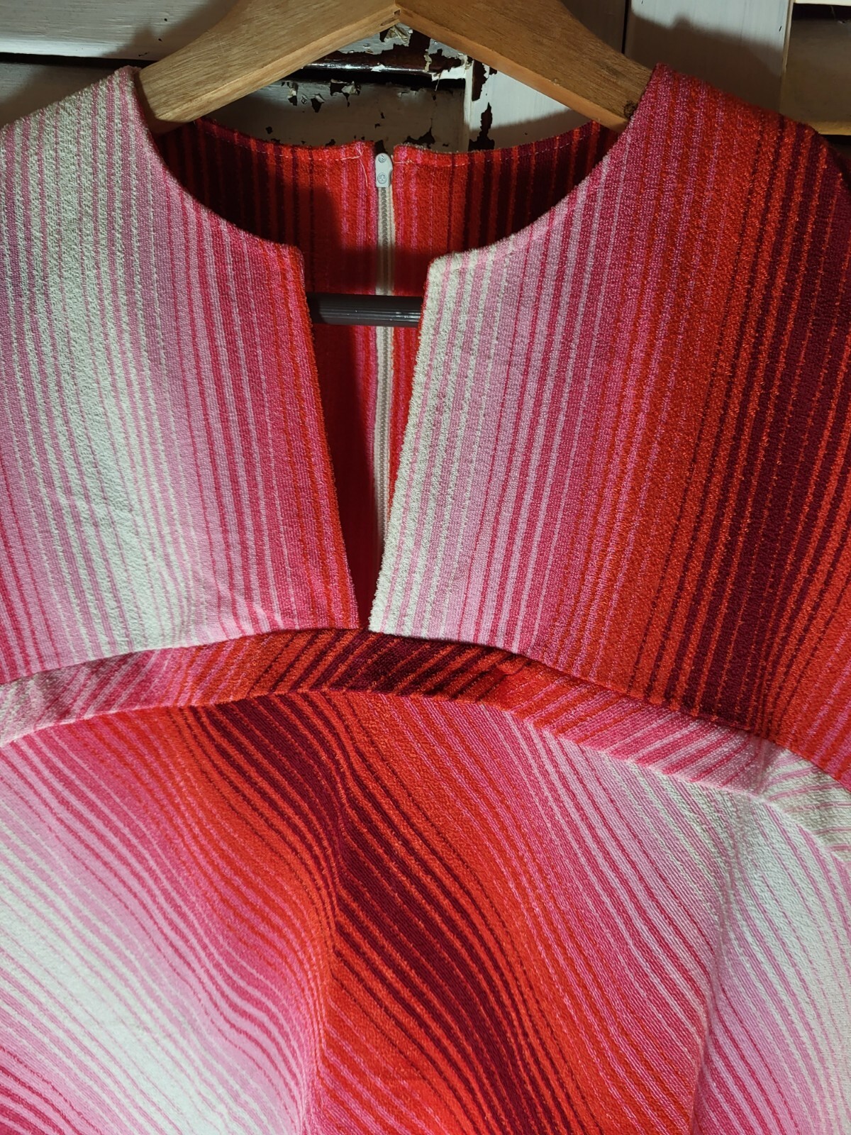 VTG Dutchess Individually Yours Made USA Long Colorful Reds Pinks Hippie Sze S