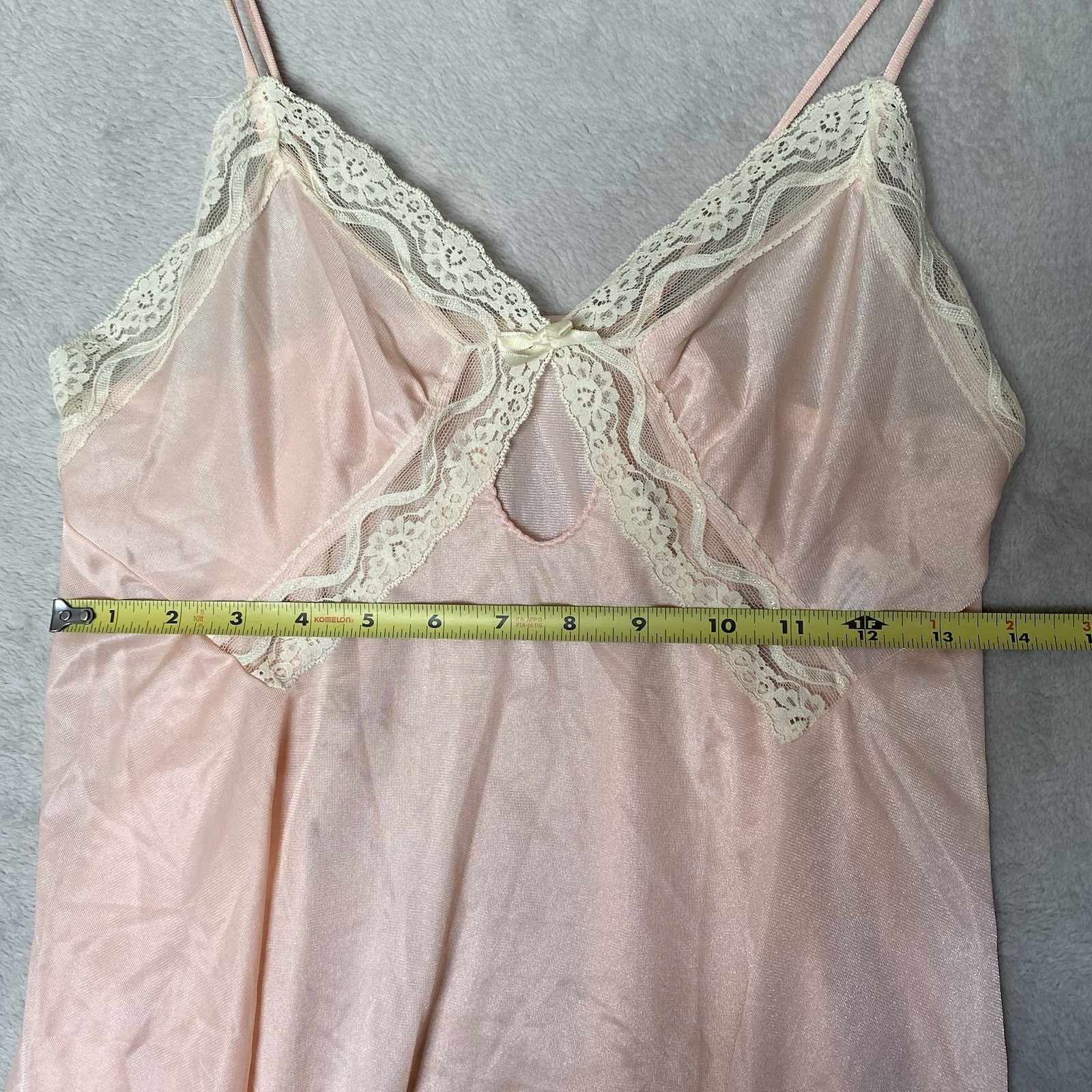 VTG Undercover Wear Size M Peach Blush Pink Cream Lace Nylon Sleepwear Women Top
