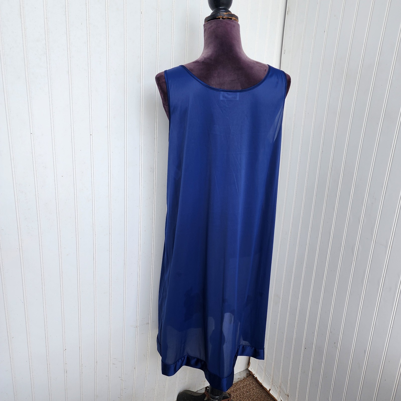 Vtg Vanity Fair Short Nightgown Style 30-107 Periwinkle NavyBlue Nylon USA M