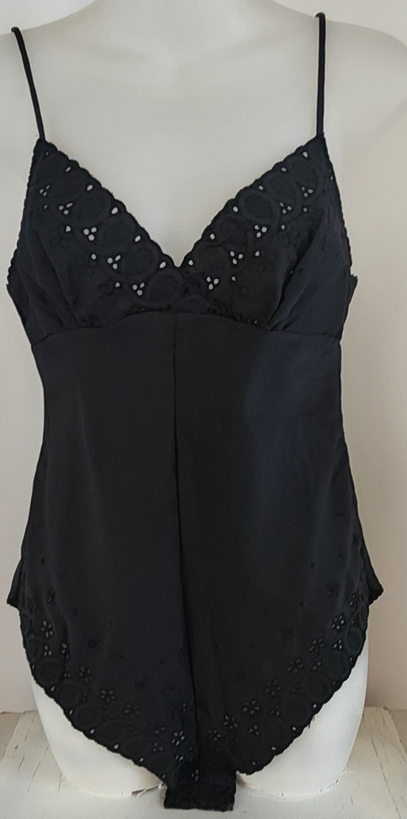 Vintage VASSARETTE Black Cut Out Lace Accents Bodysuit 1 Piece Lingerie Size 32