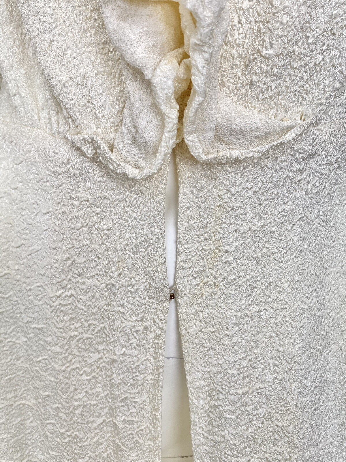 Antique 1930s Pale Cream White Robe Dressing Gown Silk Rayon Ruffles Detail