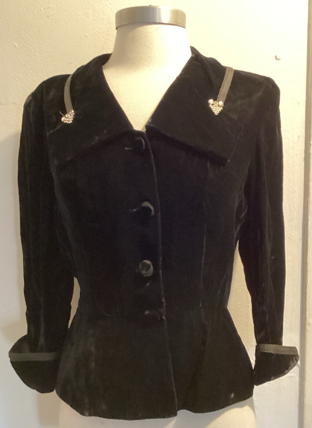 vintage 40’s rayon velvet rhinestone jacket sz S