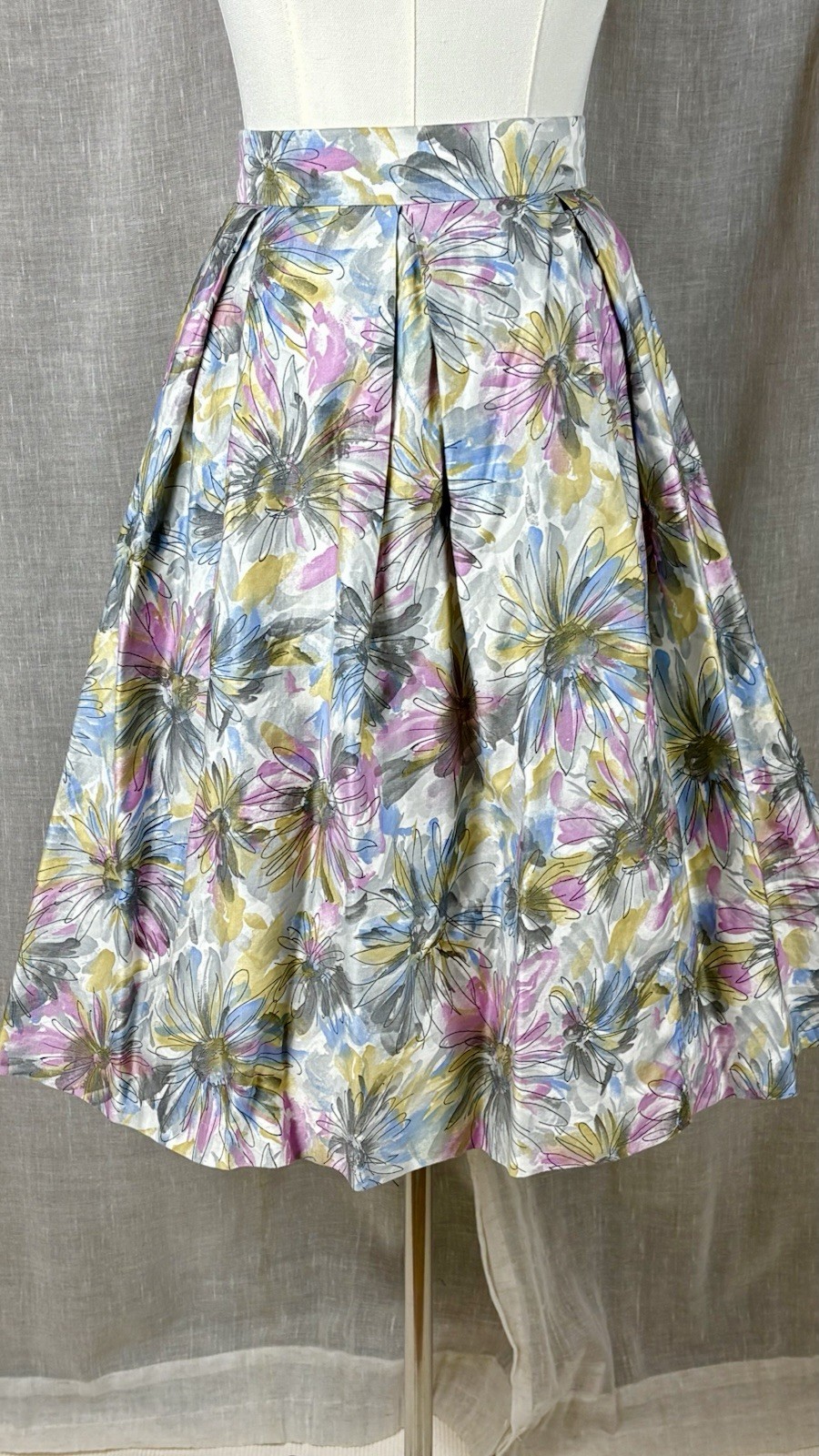 Vintage 60’s Floral Cotton Skirt Size XL Full Box Pleated Pink Blue White Pinup
