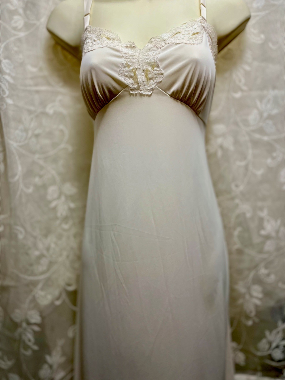 VTG ShadowLine Cottagestyle Lace Full Slip 34
