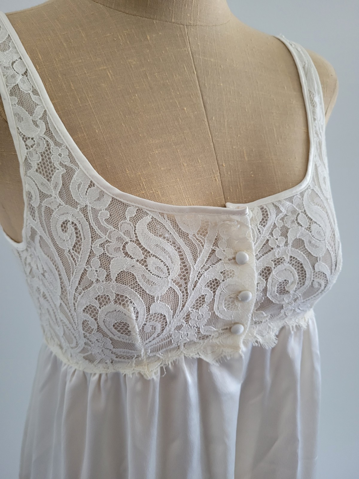 Vintage Juli of Slumbertogs Ivory Nightgown w Lace L Large Made In USA