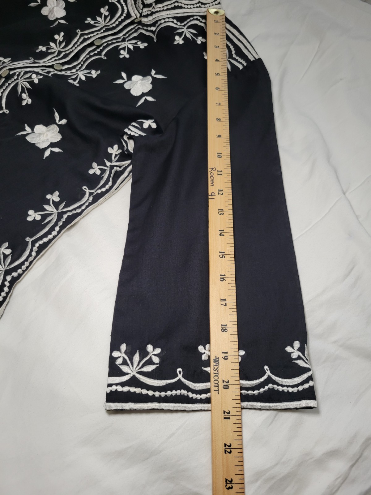 VTG Chuchi Embroidered Kaftan M Top Black Floral