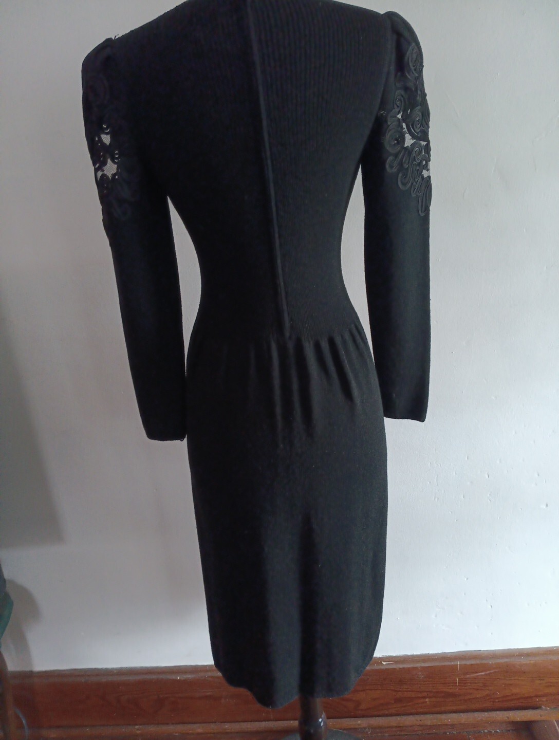 Pat Sandler For Wellmore Dress Saks Fifth Ave Black Zip Sz 4 Women’s Gorgeous
