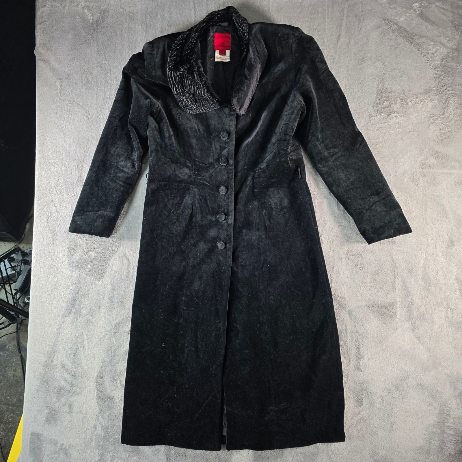 Vintage 1990s JS Collections Made in Canada Women’s Black Velvet Long Coat (M)