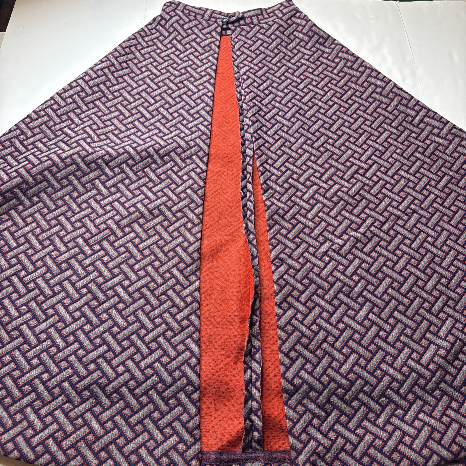 Vtg handmade Cape women size L/XL/2XL purple gray button no tag Hamburger Liebe?