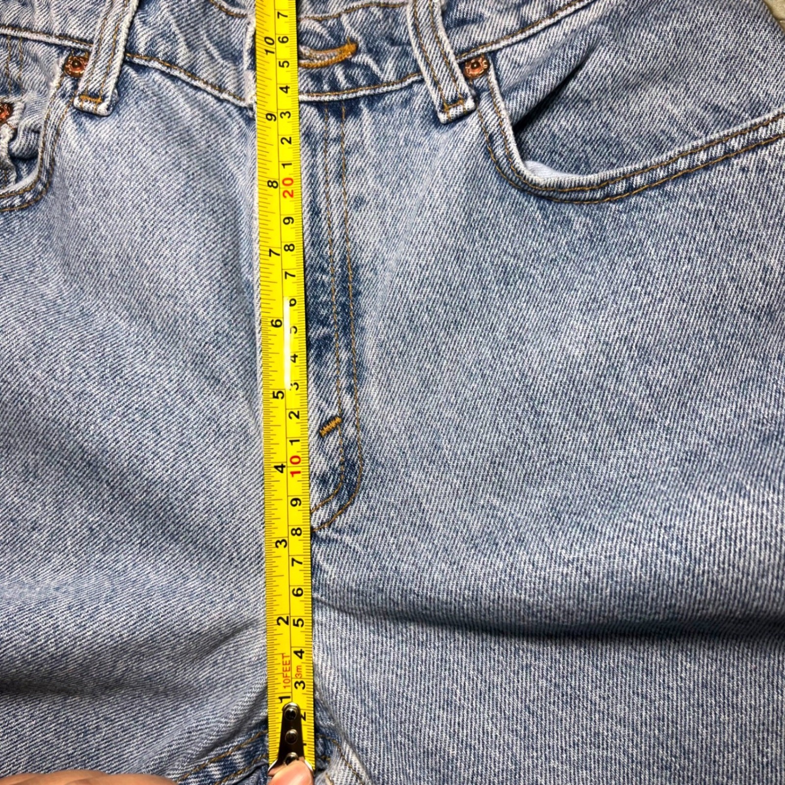 Size 26″ 1991 Levi 550 Relaxed Fit Tapered Leg Light Wash Vintage Jeans