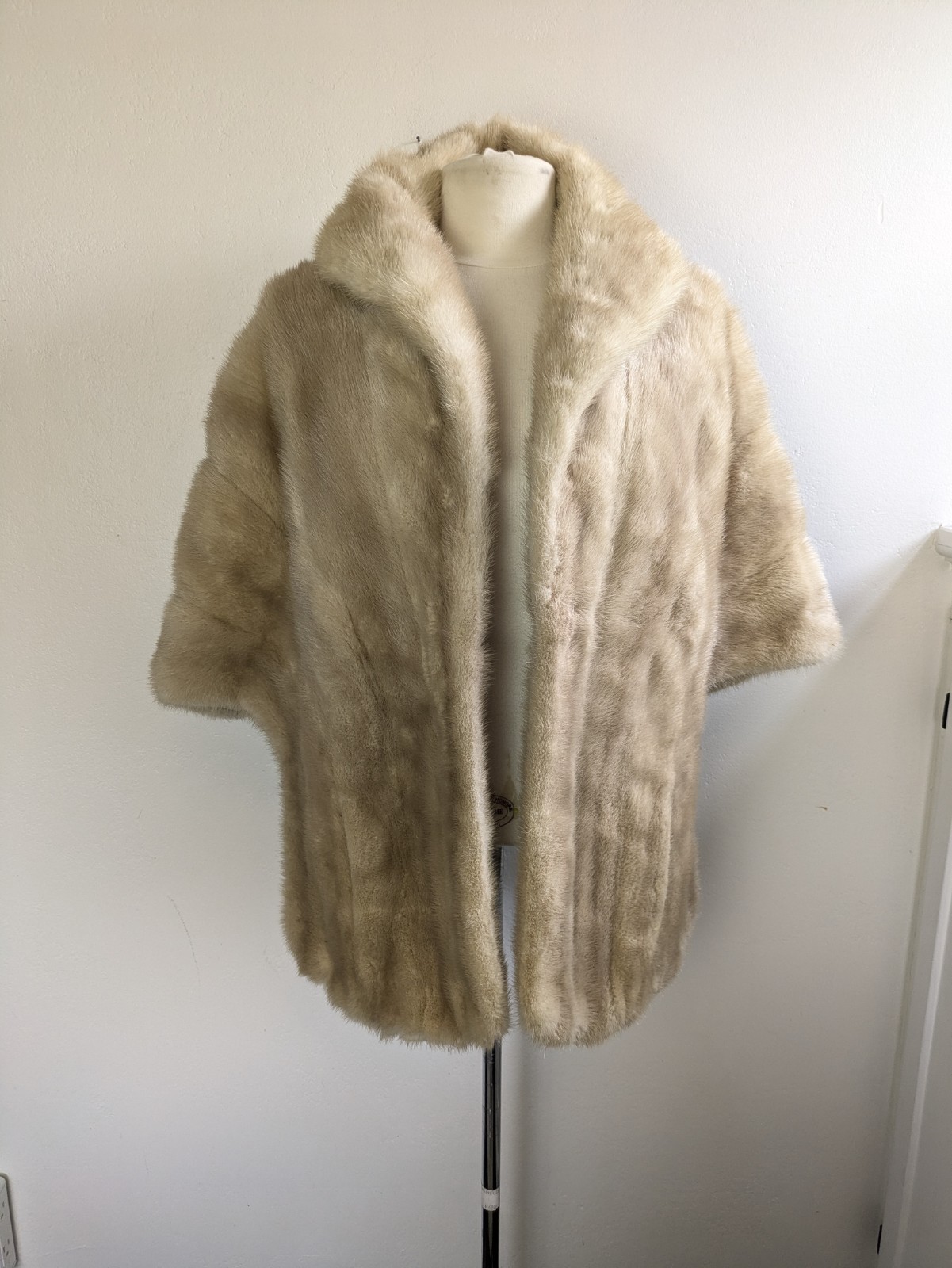 Vintage Mink Fur Stole Shawl Wrap Pale Beige Blonde Real Fur Tourmaline